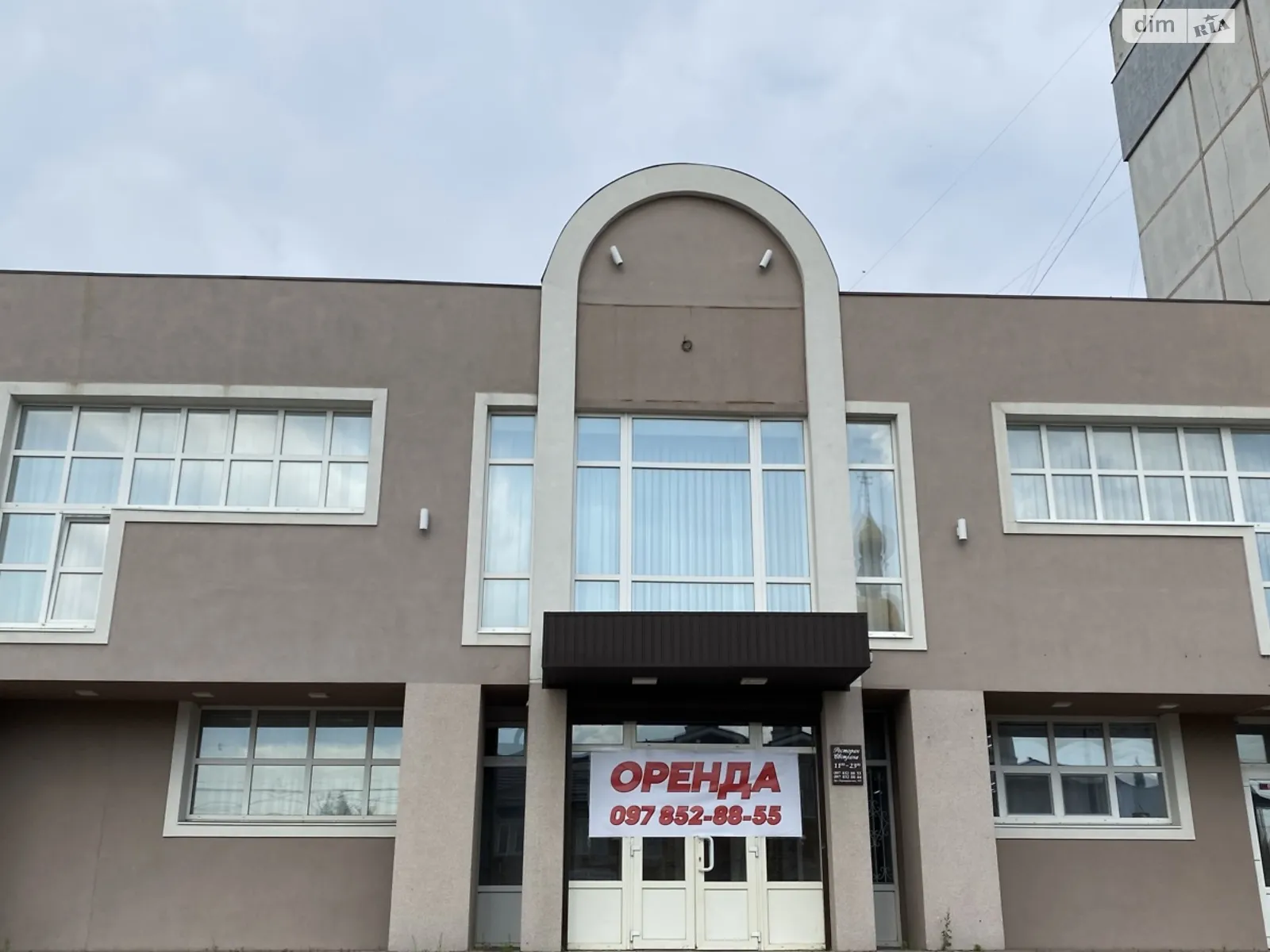 Сдается в аренду помещения свободного назначения 1342.7 кв. м в 2-этажном здании, цена: 50000 грн - фото 1