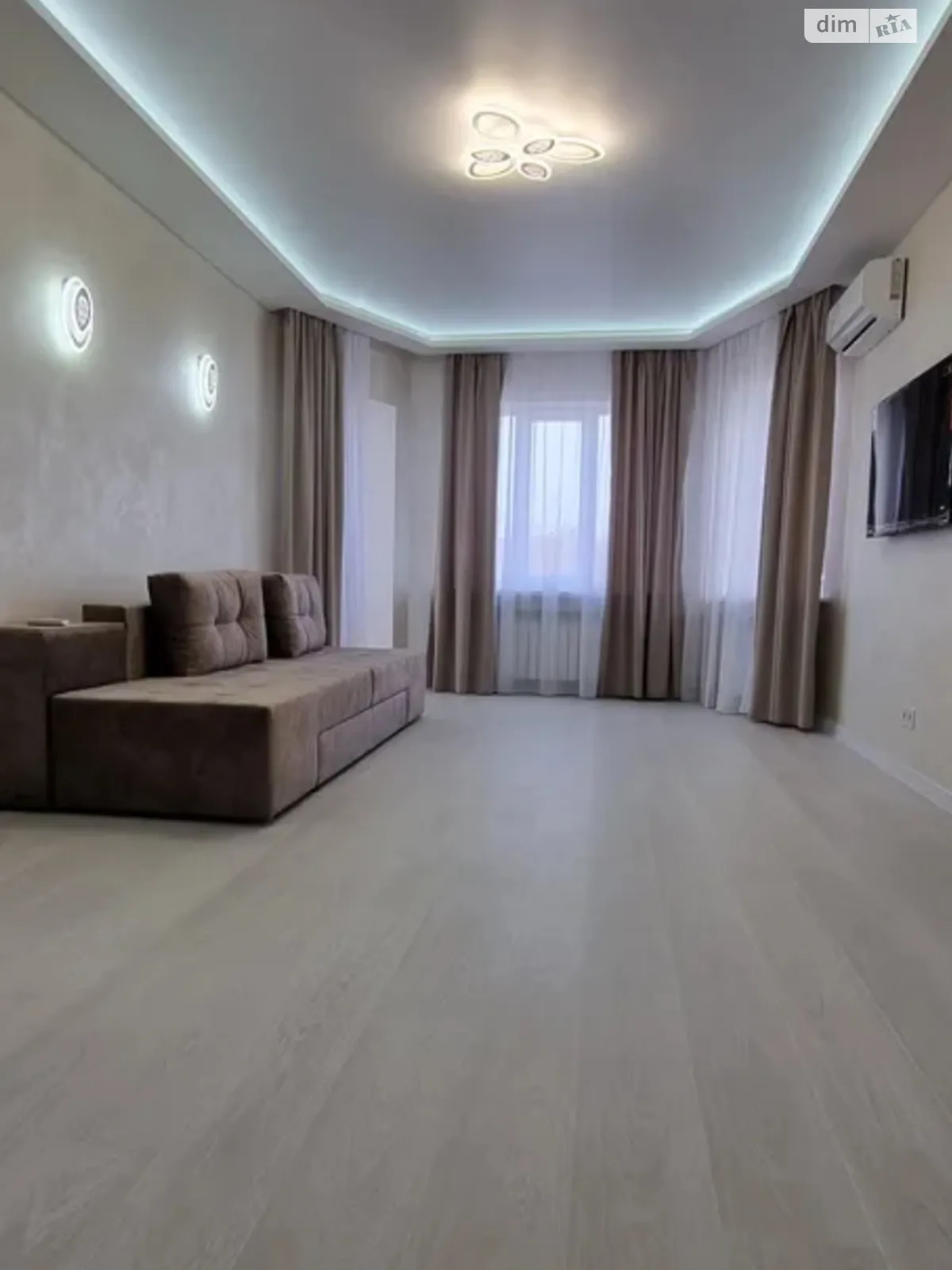 Продается 3-комнатная квартира 80 кв. м в Днепре, ул. Писаржевского, 3 - фото 1