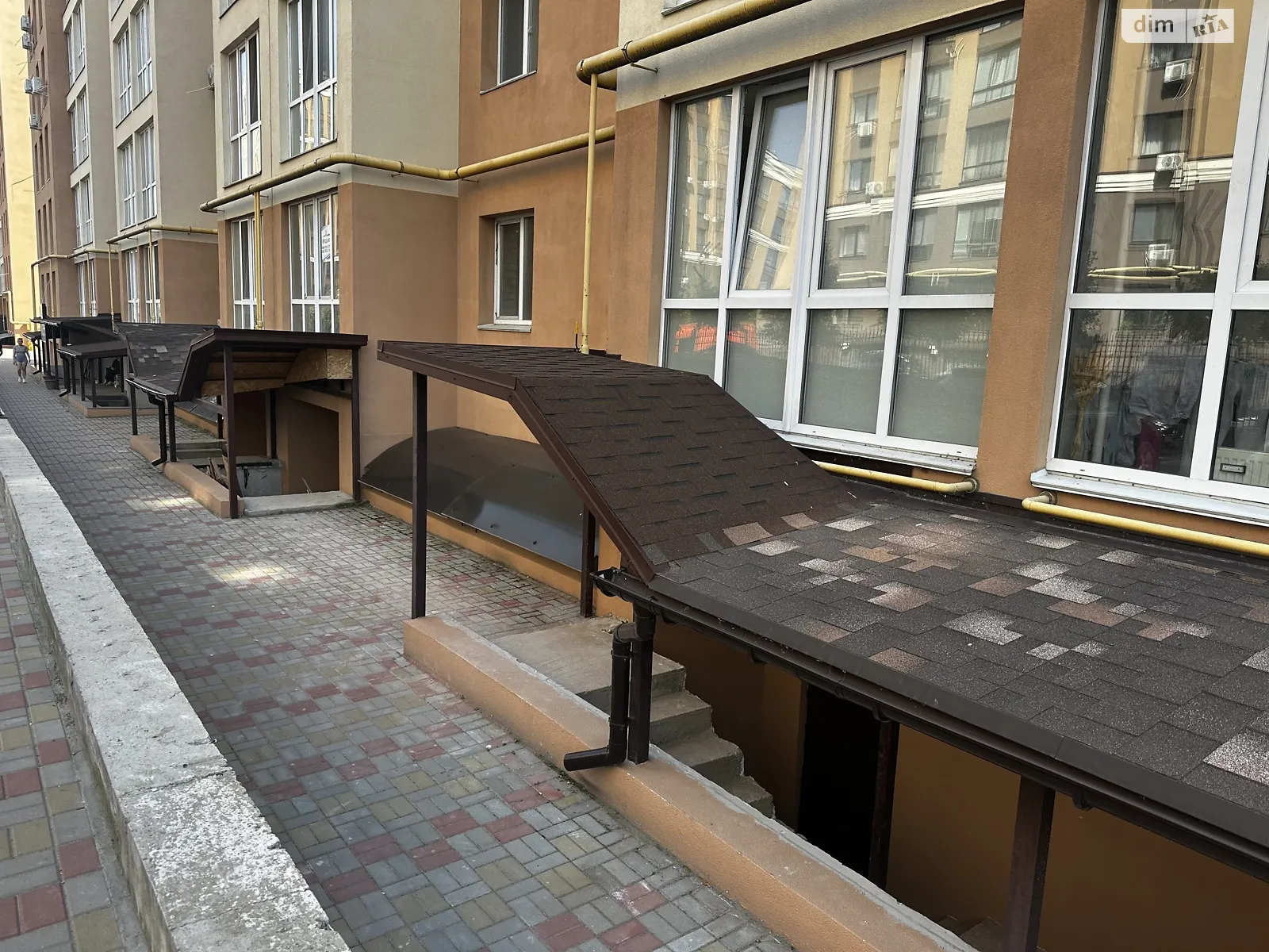 Сдается в аренду офис 149.1 кв. м в бизнес-центре, цена: 1600 $ - фото 1