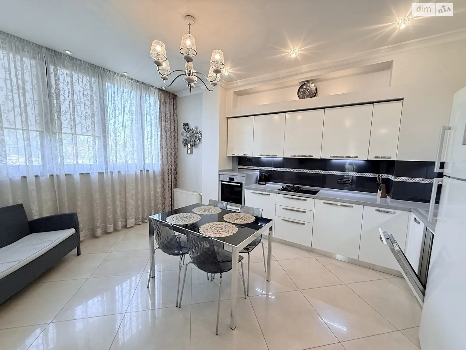 Продається 1-кімнатна квартира 64 кв. м у Одесі, вул. Армійська - фото 1