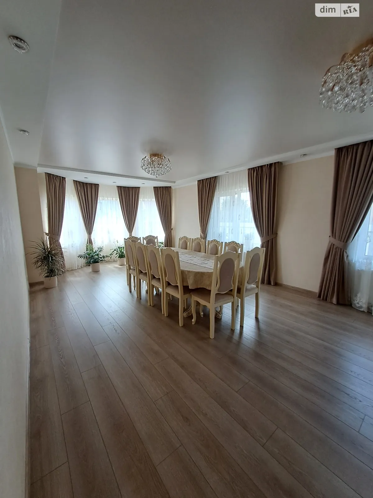 Продается дом на 2 этажа 231.6 кв. м с садом, цена: 235000 $ - фото 1