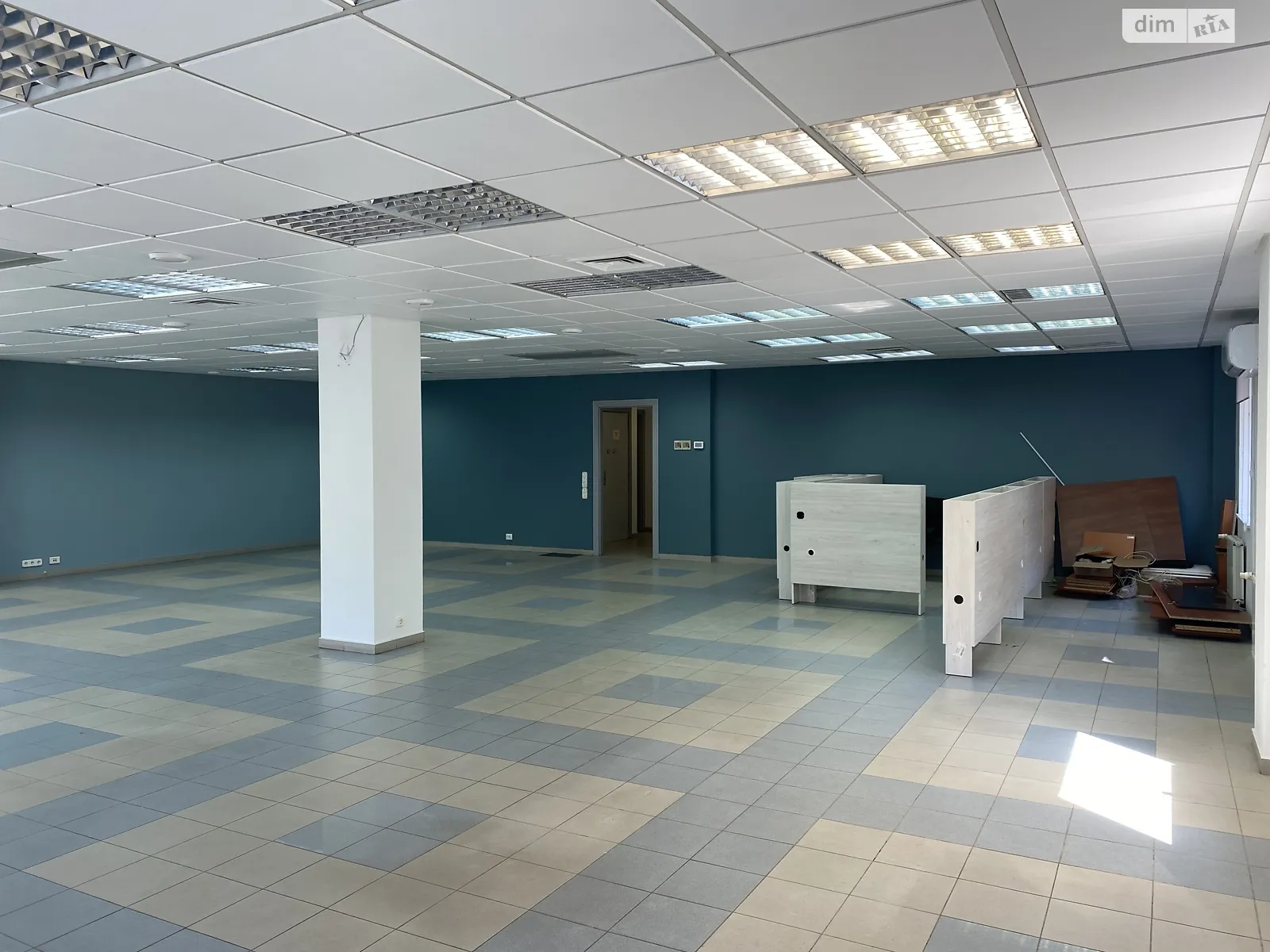 Сдается в аренду помещения свободного назначения 239.2 кв. м в 6-этажном здании, цена: 59800 грн - фото 1
