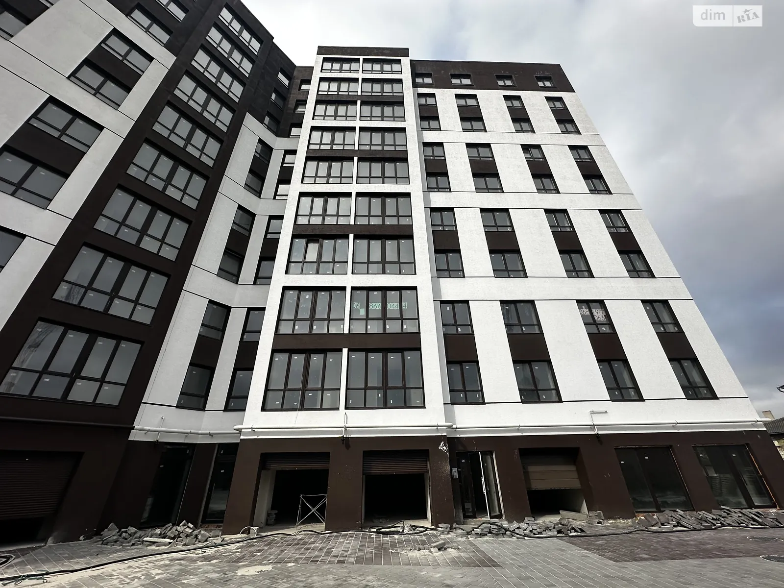 Продається 2-кімнатна квартира 63.69 кв. м у Івано-Франківську, вул. Ленкавського, 22 - фото 1