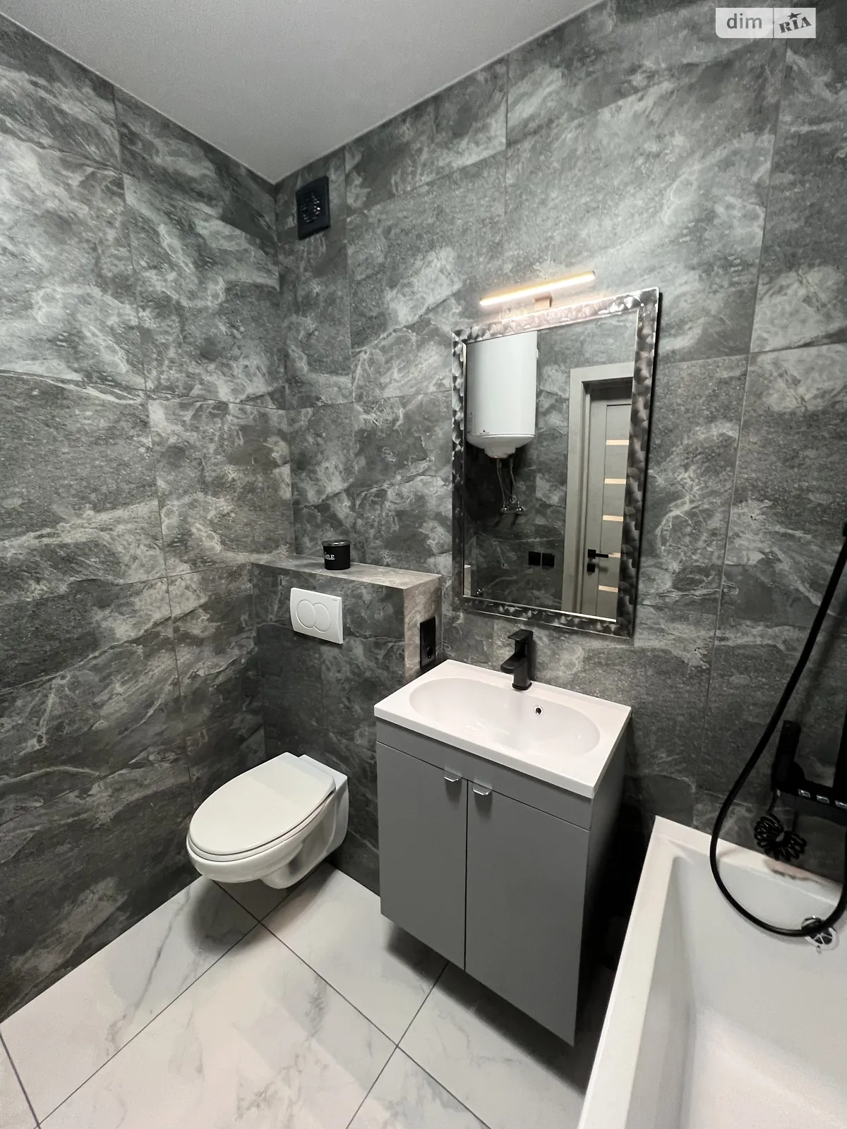 Продается 1-комнатная квартира 28 кв. м в Ирпене, ул. Соборная(ІІІ Интернационала), 22 - фото 1