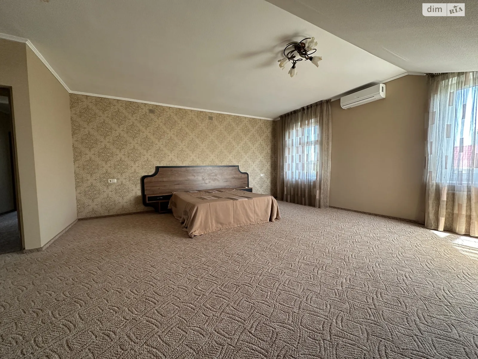 Сдается в аренду дом на 2 этажа 120 кв. м с подвалом, цена: 1500 $ - фото 1