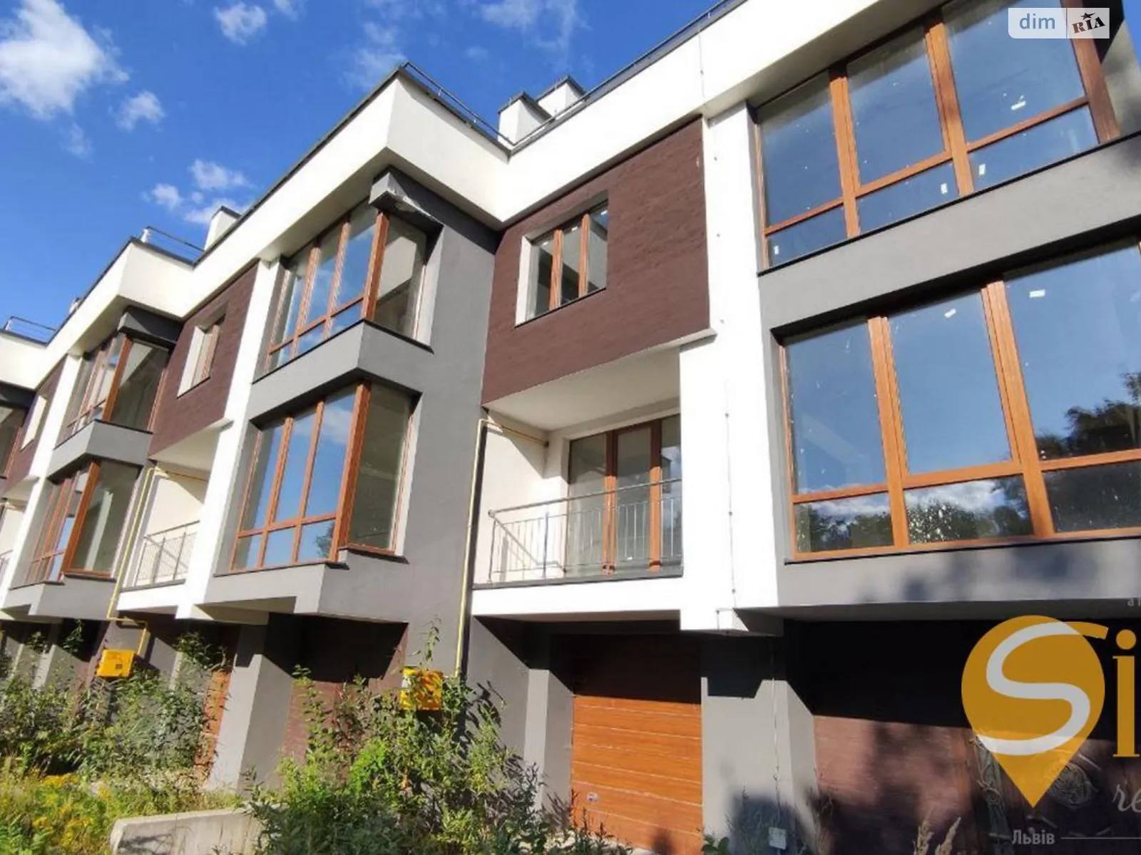 Продается 3-комнатная квартира 144.5 кв. м в Брюховичах, ул. Пляжная - фото 1