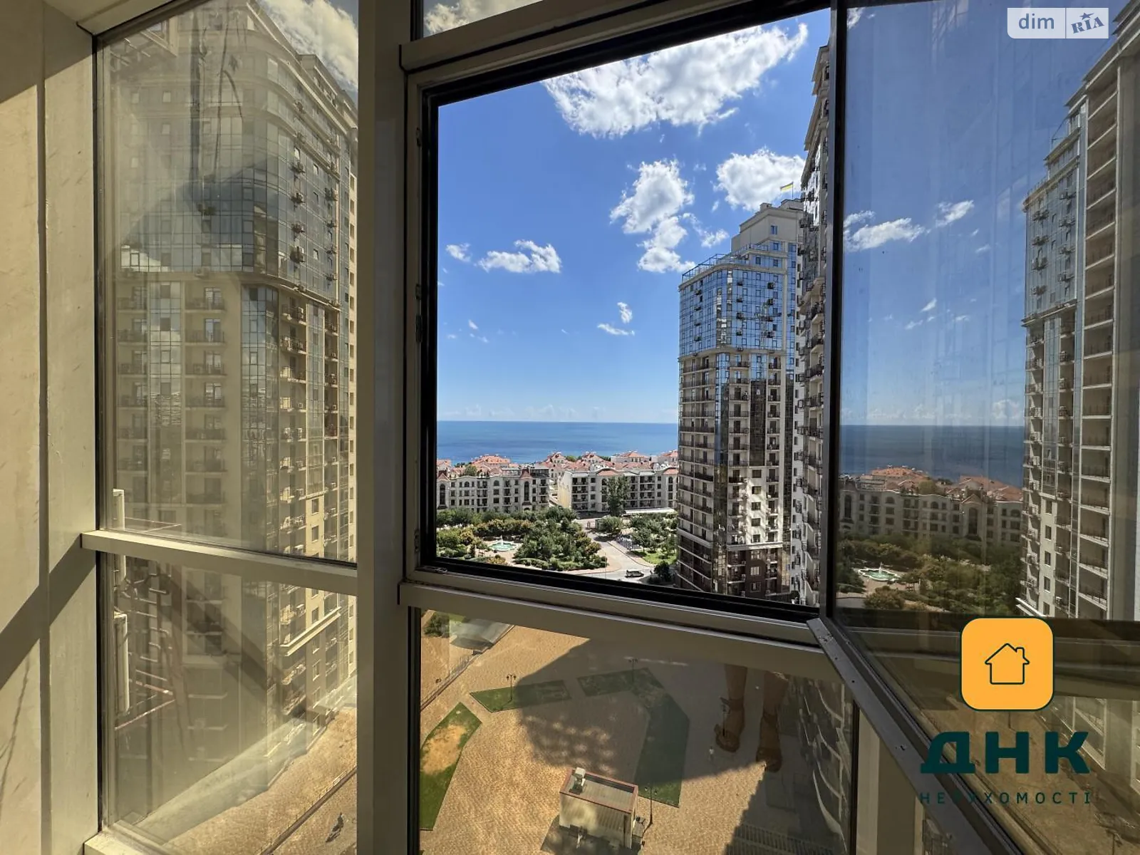 Продається 3-кімнатна квартира 131.9 кв. м у Одесі, бул. Французький, 60Б - фото 1