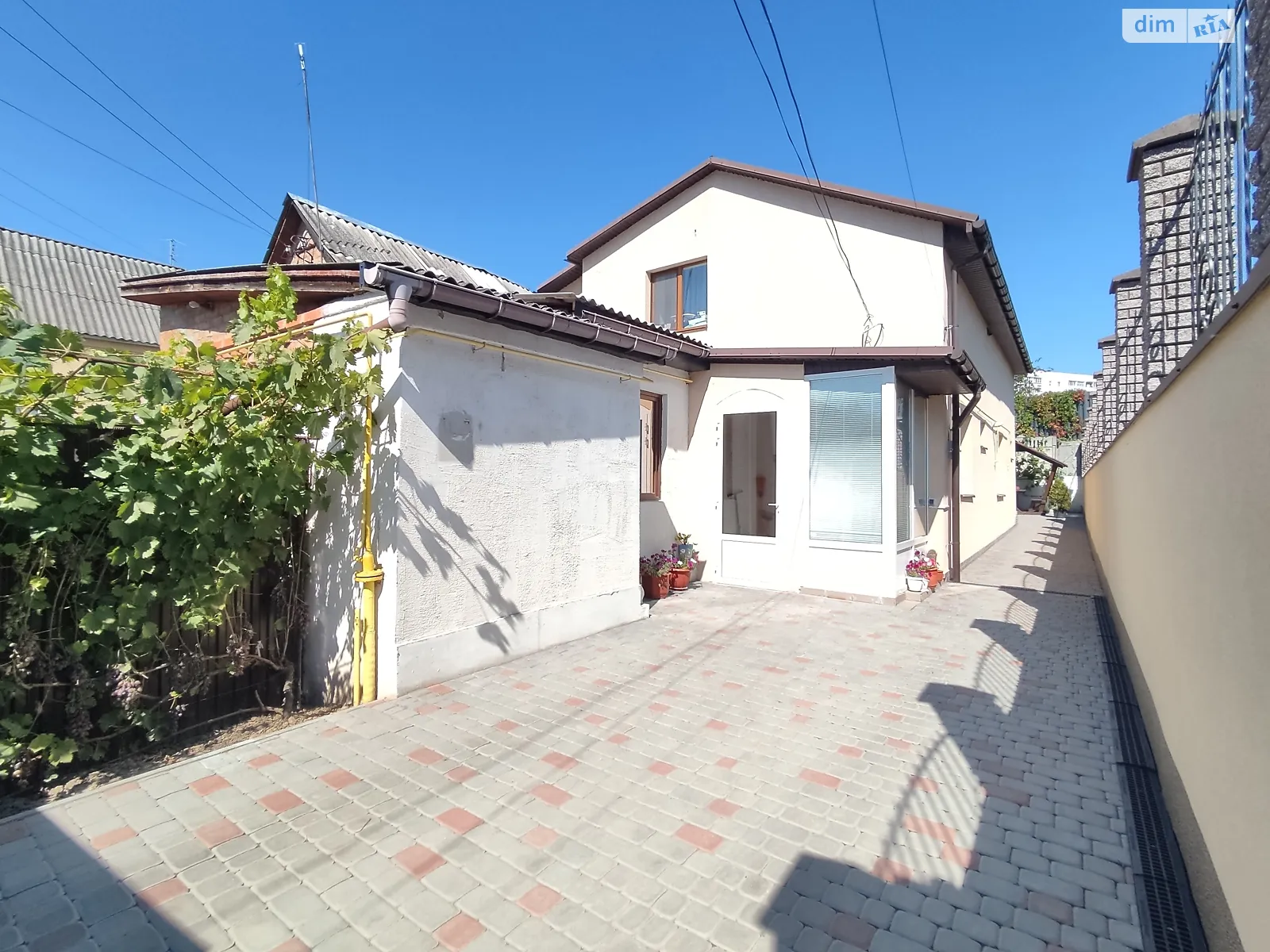Продається будинок 2 поверховий 180 кв. м с басейном, цена: 160000 $ - фото 1