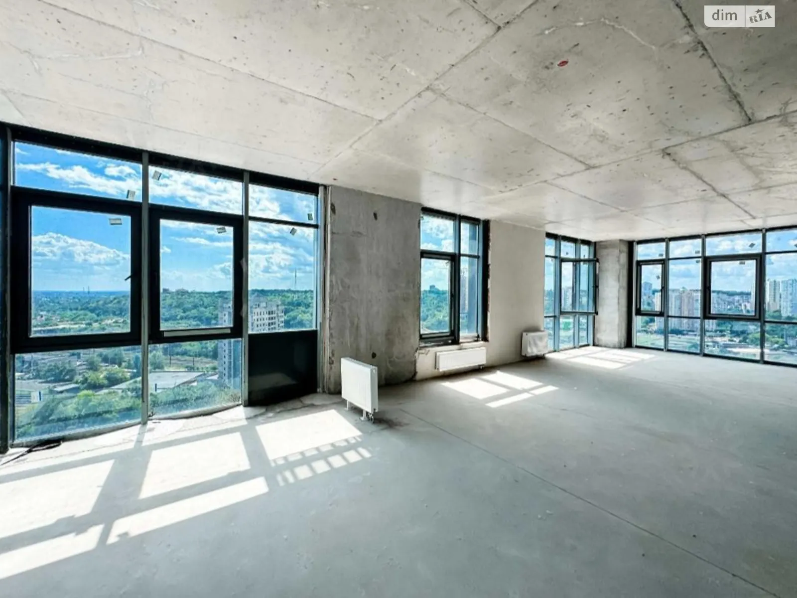 Продается 4-комнатная квартира 125 кв. м в Киеве, ул. Андрея Верхогляда(Драгомирова), 17В - фото 1