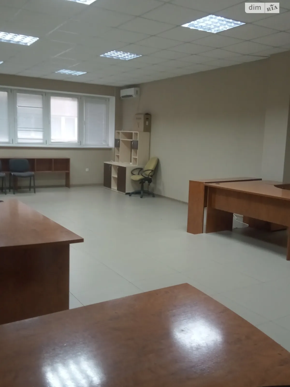 Сдается в аренду офис 64 кв. м в бизнес-центре, цена: 12000 грн - фото 1