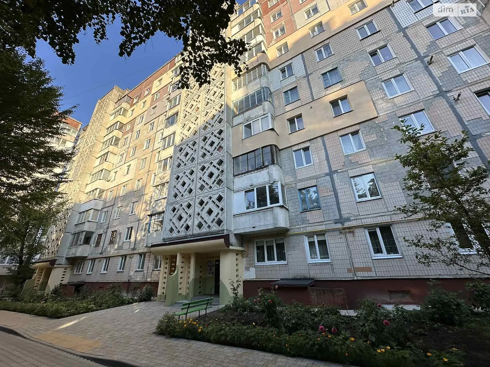 3-комнатная квартира 64 кв. м в Тернополе, ул. 15-го Апреля - фото 1