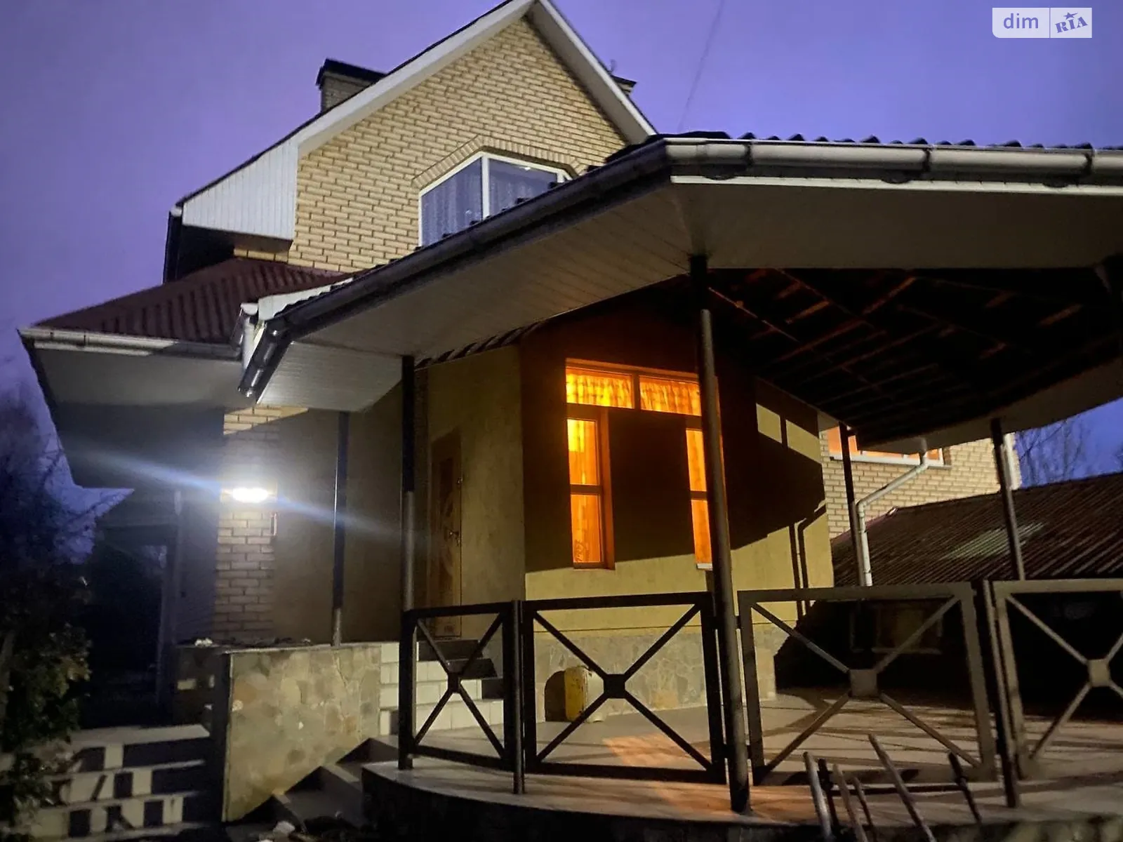 Продается дом на 3 этажа 281.4 кв. м с беседкой, цена: 250000 $ - фото 1