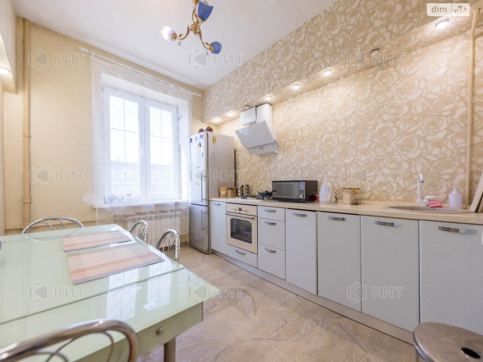 Продается 3-комнатная квартира 76 кв. м в Харькове, Конституции майд., 2/2 - фото 1