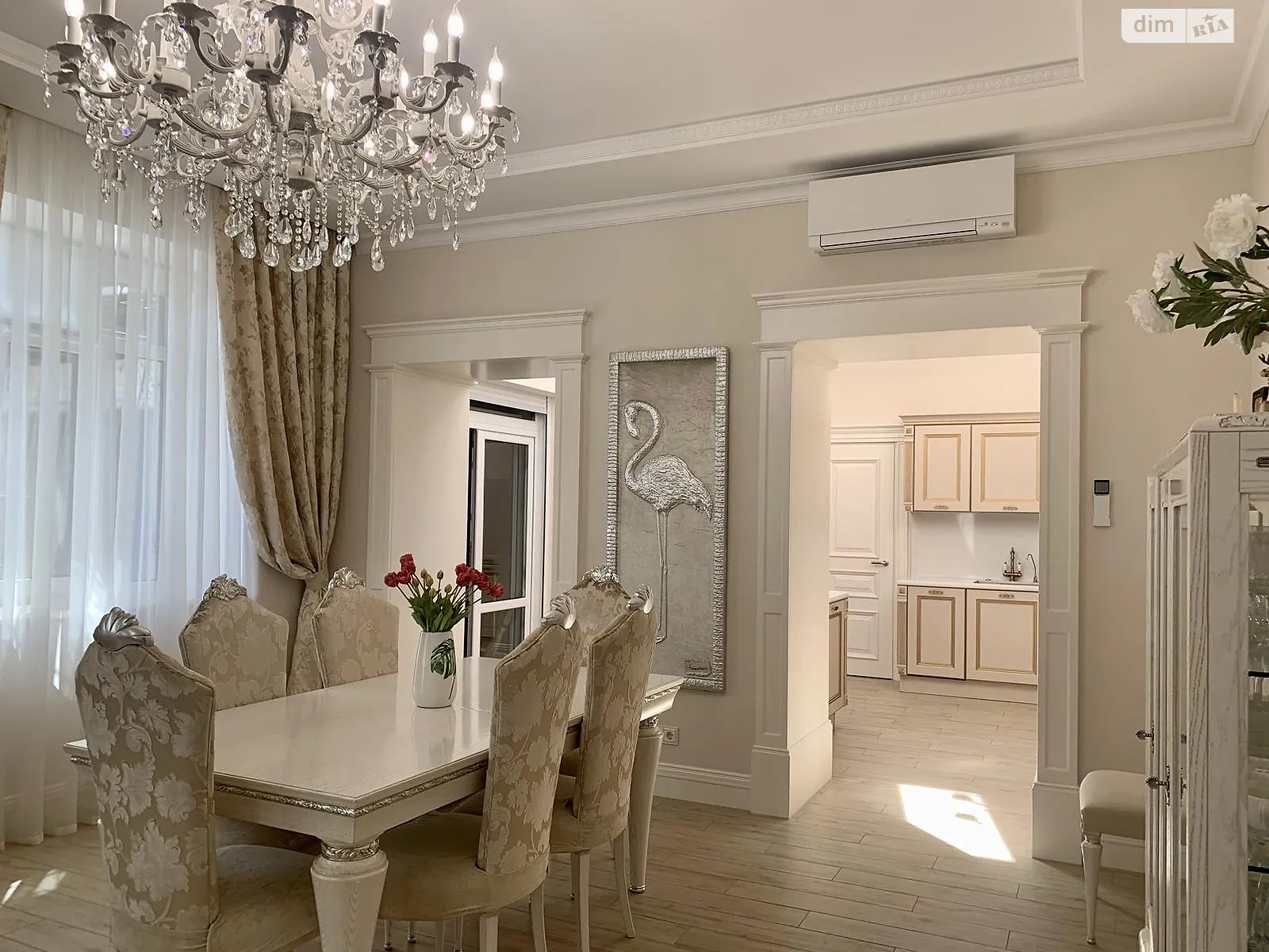 Сдается в аренду дом на 3 этажа 550 кв. м с верандой, цена: 4000 $ - фото 1