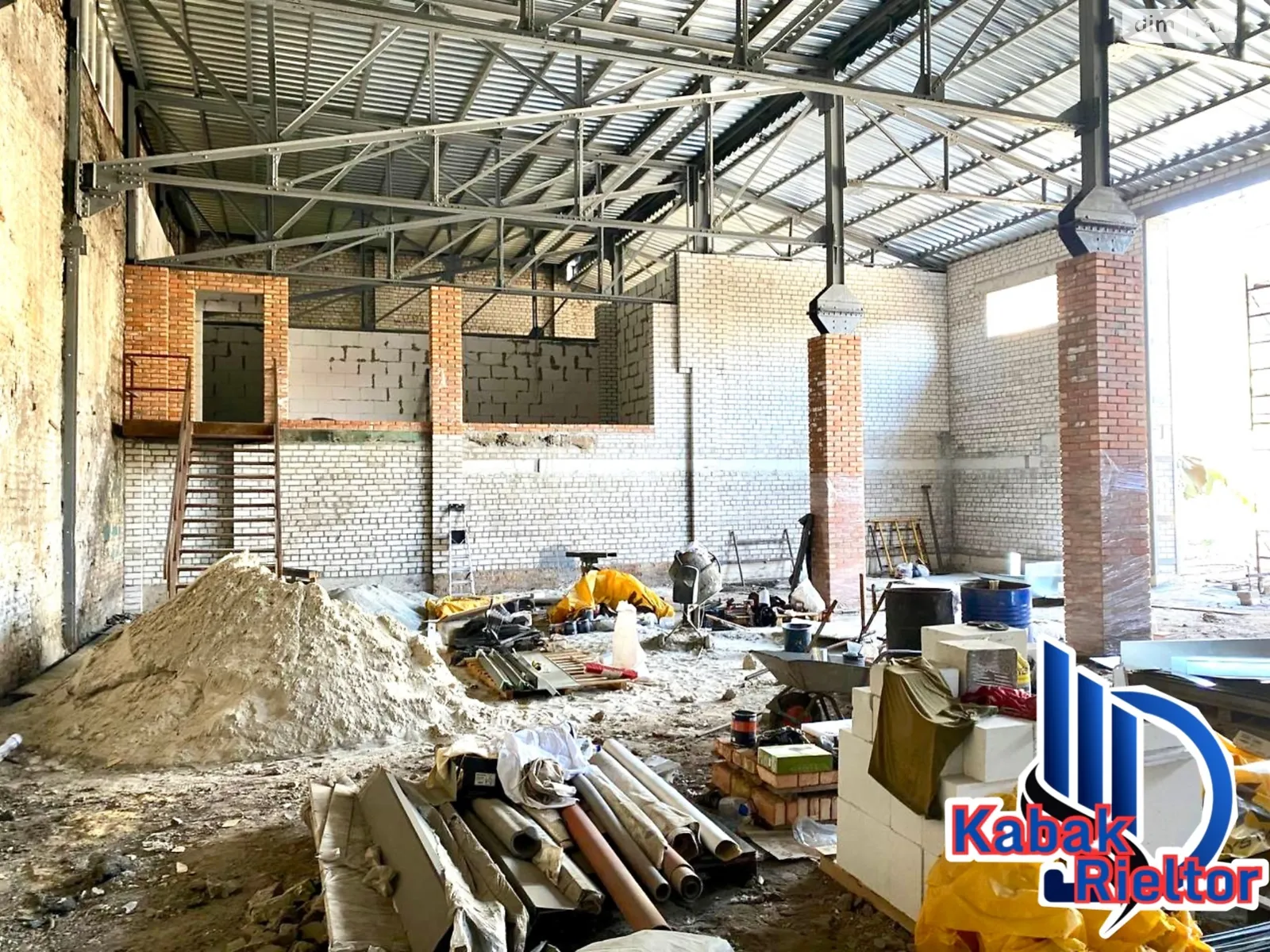 Продается помещения свободного назначения 517 кв. м в 2-этажном здании, цена: 750000 $ - фото 1