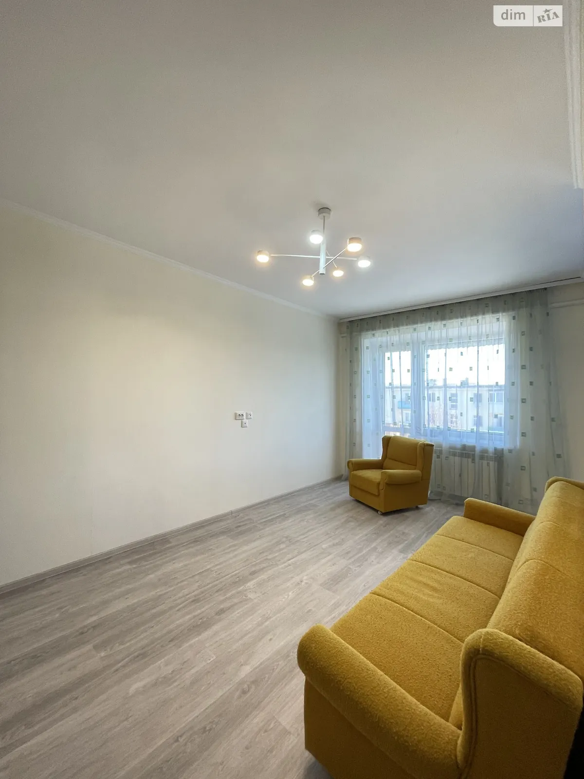 Продается 3-комнатная квартира 55 кв. м в Здолбунове, вул. Школьная - фото 1