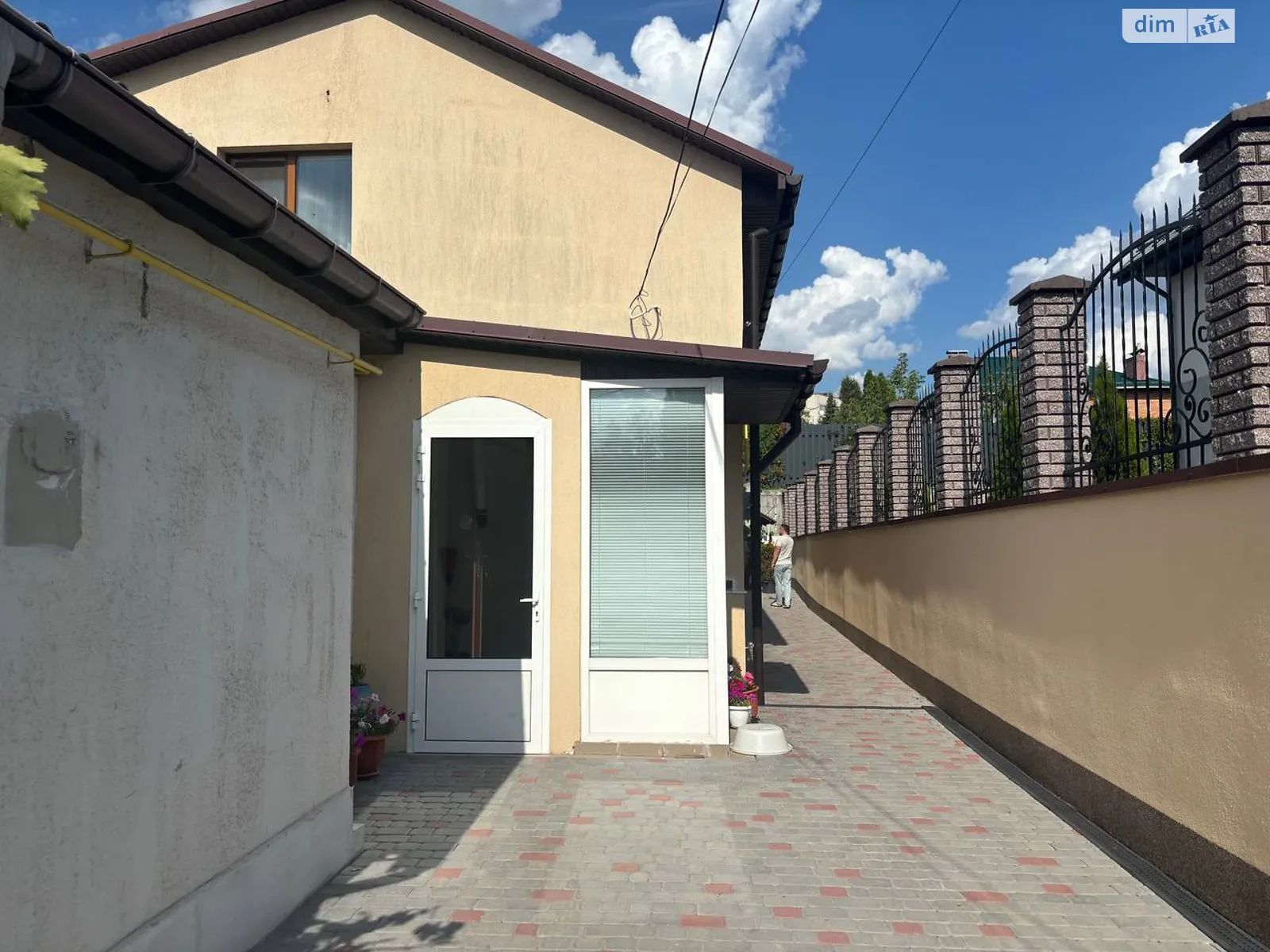 Продается часть дома 180 кв. м с баней/сауной, цена: 150000 $ - фото 1