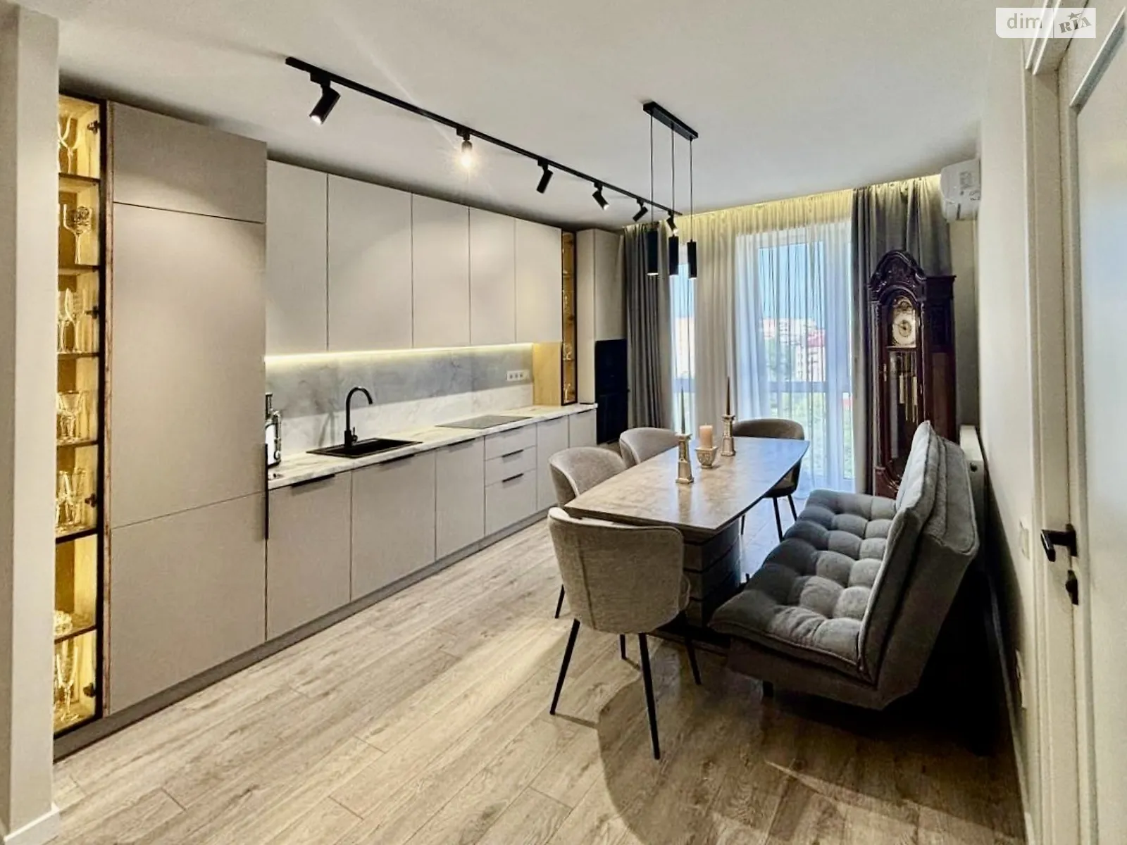 Продается 2-комнатная квартира 57.4 кв. м в Ужгороде, ул. Тлехаса, 19 корпус 1 - фото 1