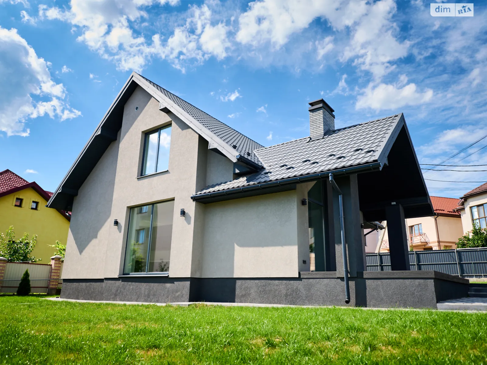 Продается дом на 2 этажа 165 кв. м с камином, цена: 289000 $ - фото 1