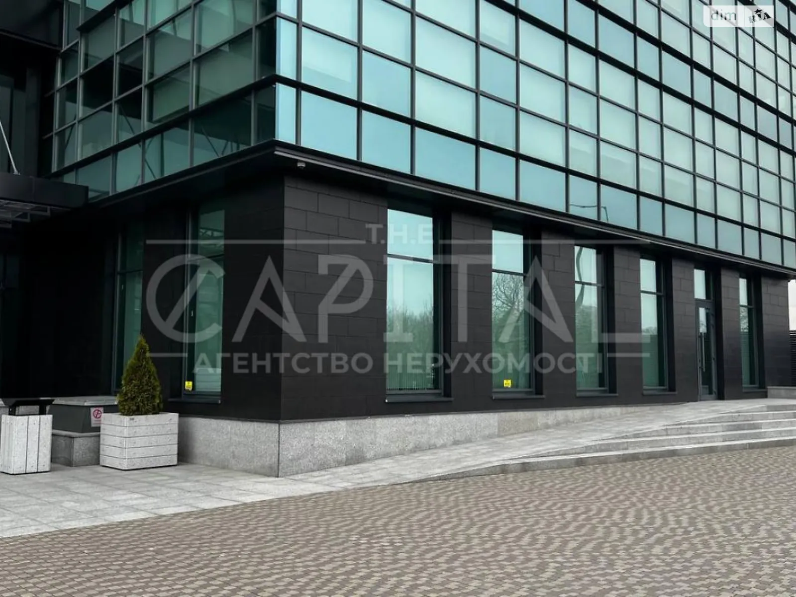 Здається в оренду офіс 221.28 кв. м в бізнес-центрі, цена: 13000 $ - фото 1