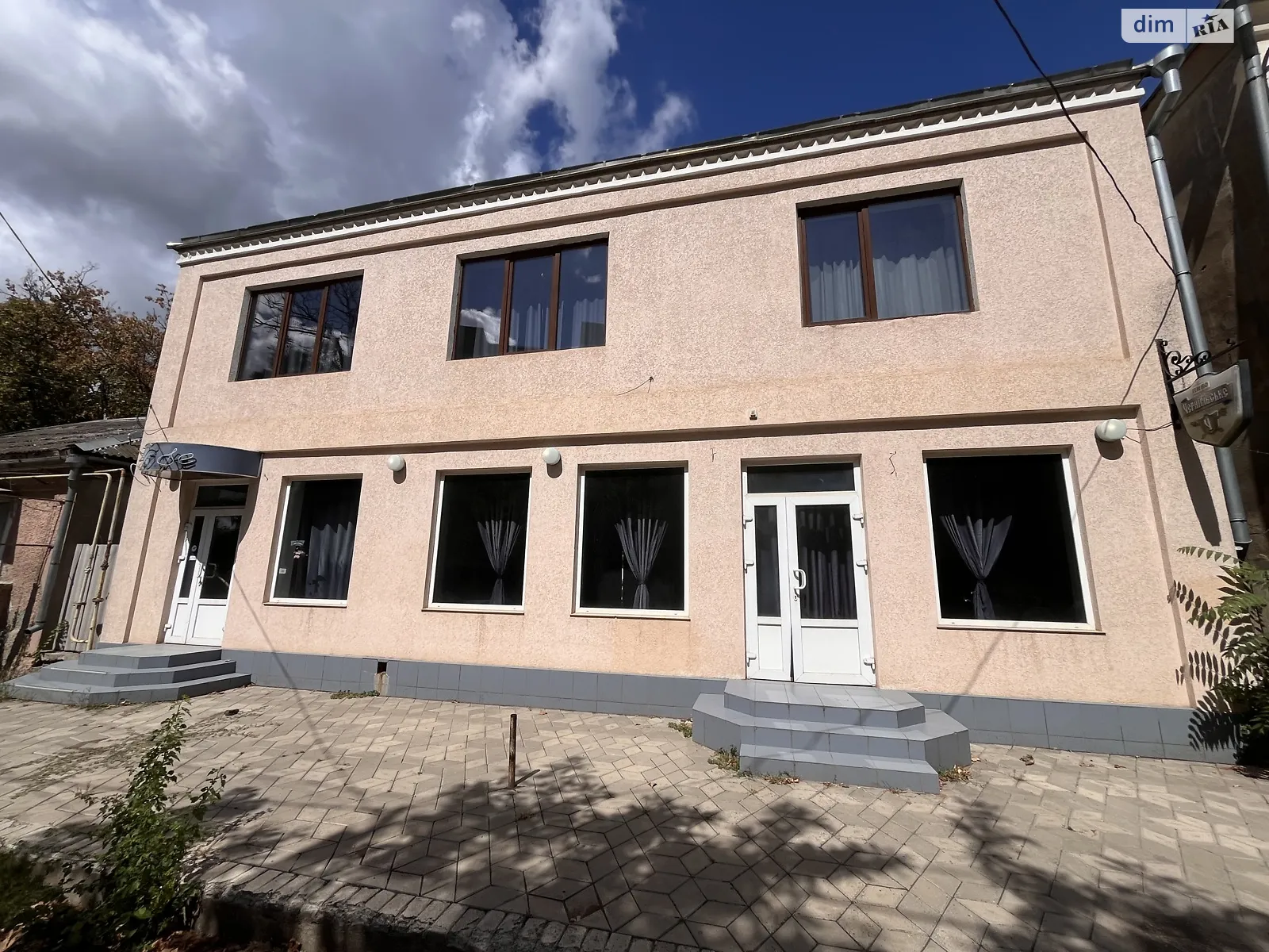 Продається будинок 2 поверховий 240 кв. м з садом, цена: 140000 $ - фото 1