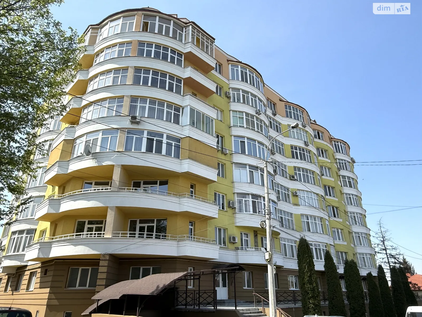 Продается 3-комнатная квартира 113 кв. м в Ровно, ул. Квитки-Основьяненко, 8Б - фото 1