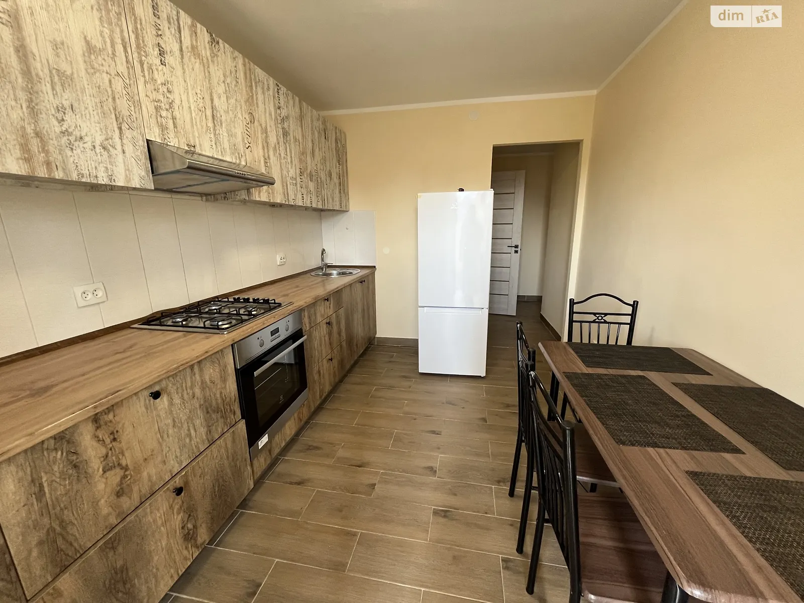 1-кімнатна квартира 38 кв. м у Тернополі, просп. Злуки - фото 1