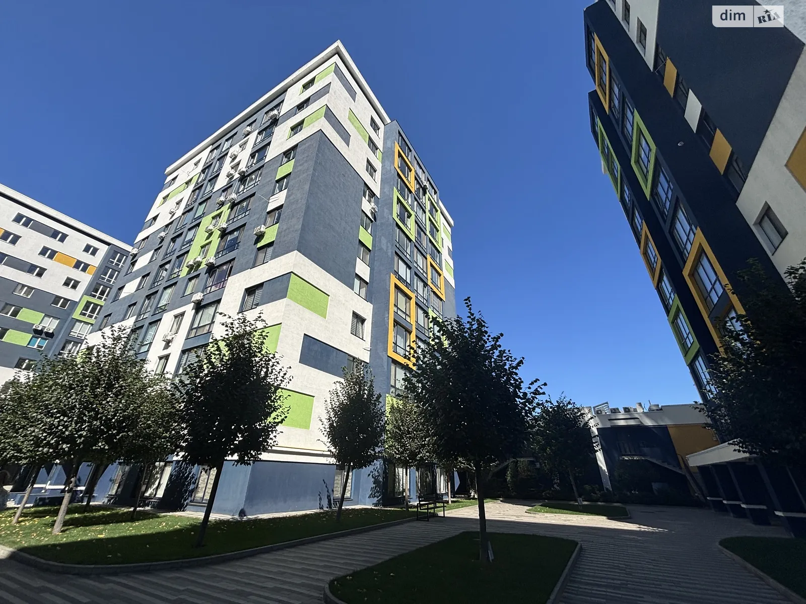 Продается 2-комнатная квартира 63.92 кв. м в Буче, бул. Леонида Бирюкова, 9 - фото 1