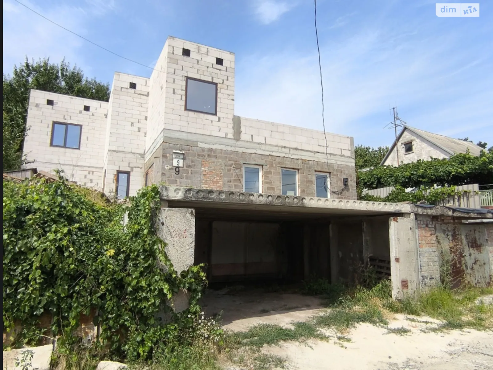 Продается дом на 2 этажа 163.6 кв. м с баней/сауной, цена: 155000 $ - фото 1