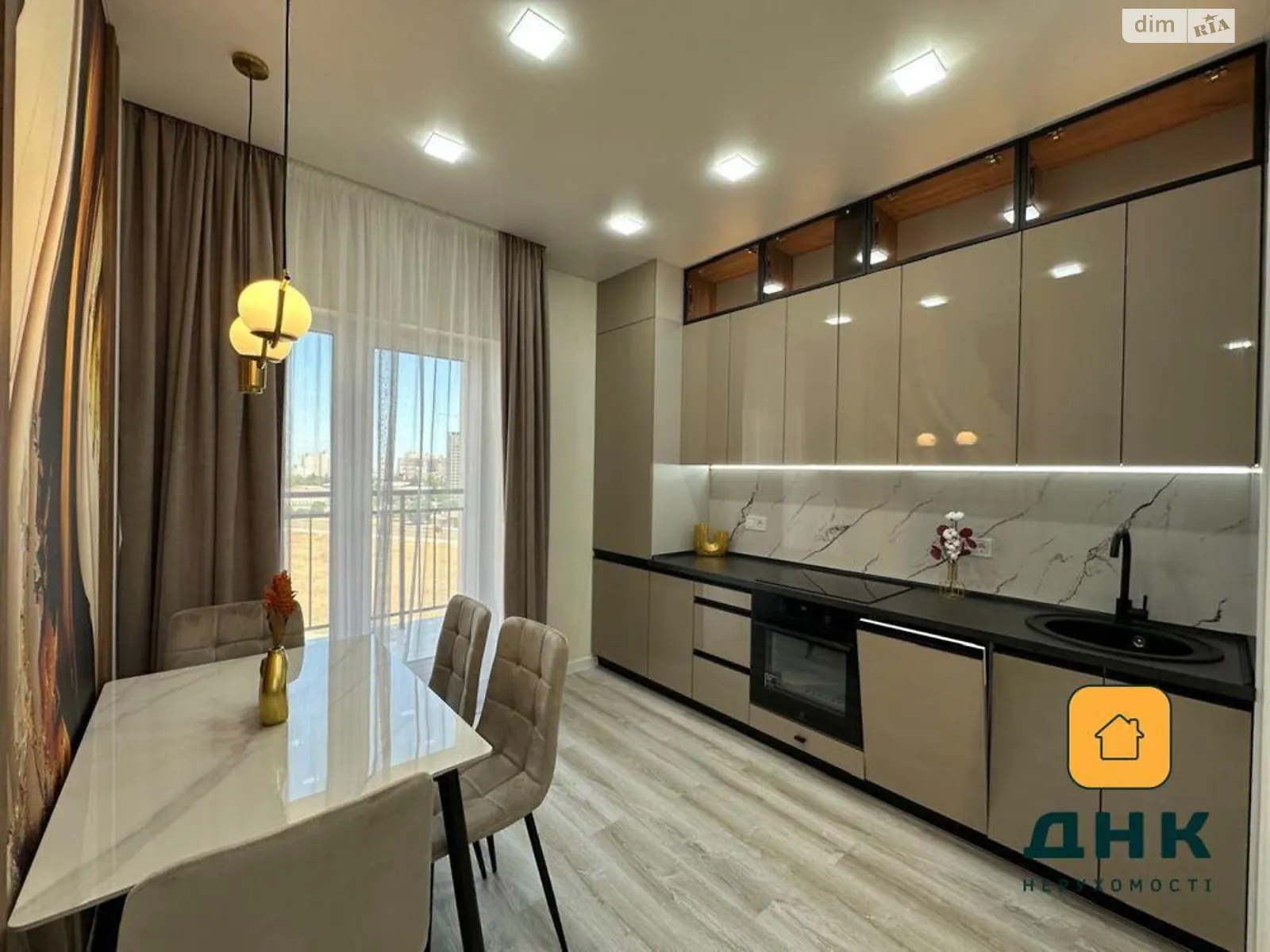 Продается 1-комнатная квартира 43 кв. м в Одессе, ул. Краснова, 3 корпус 66 - фото 1