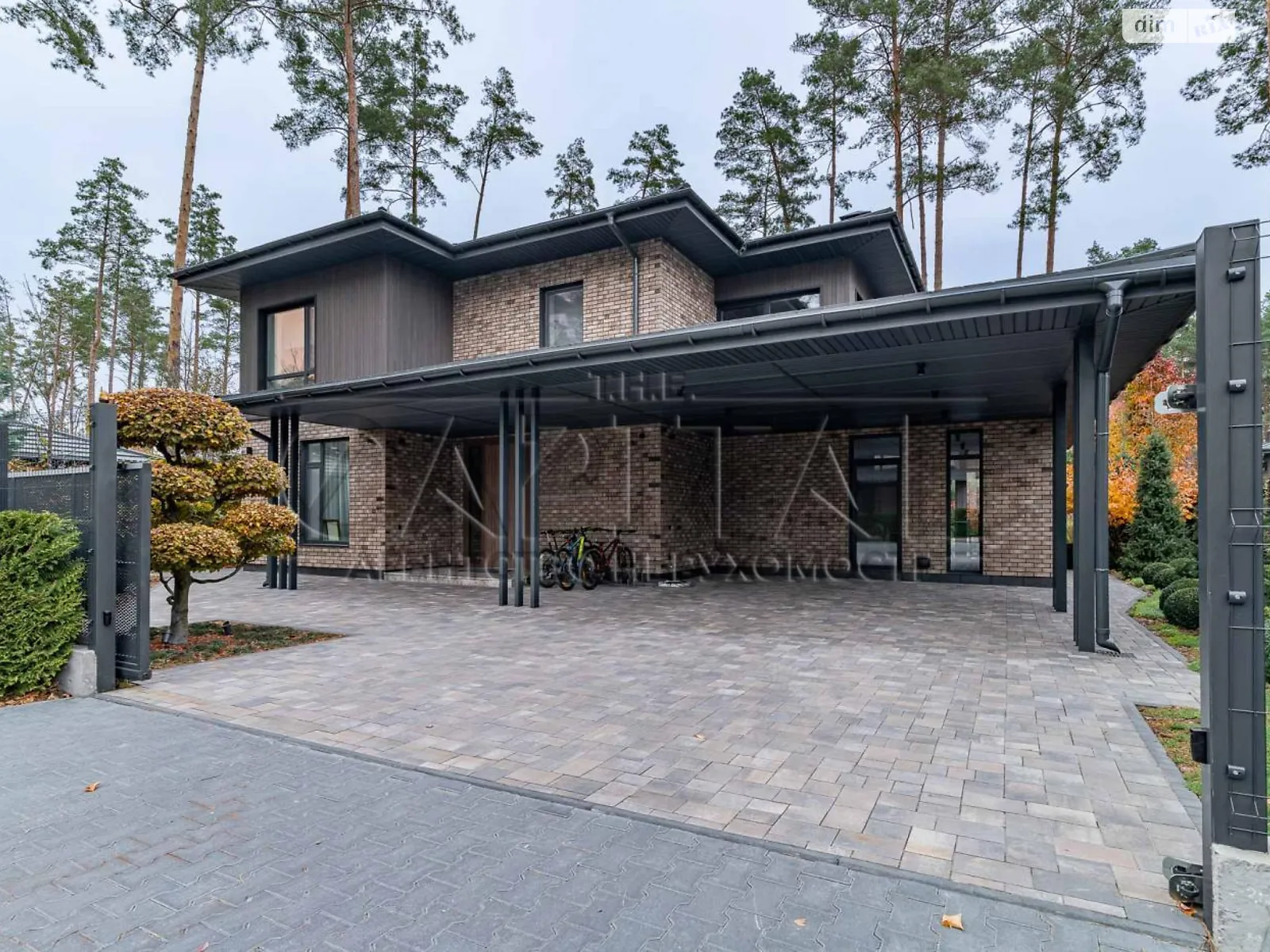 Продается дом на 2 этажа 248.68 кв. м с камином, цена: 440000 $ - фото 1