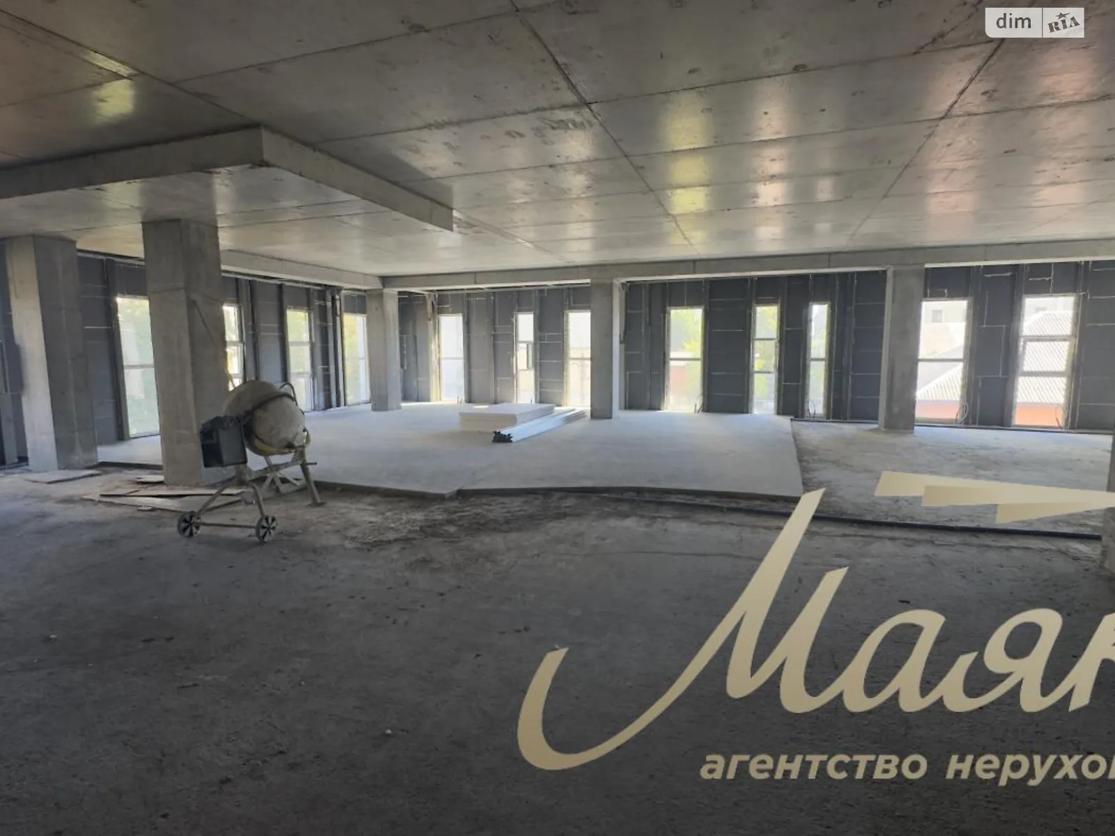 Сдается в аренду офис 560 кв. м в бизнес-центре, цена: 6160 $ - фото 1