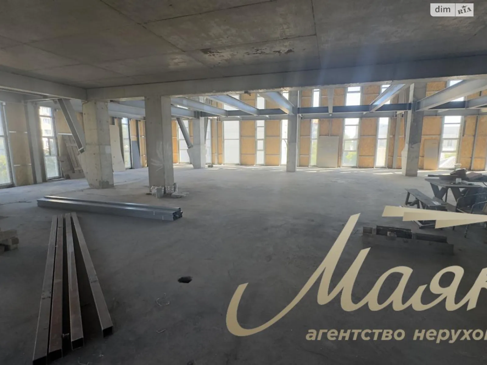 Сдается в аренду офис 560 кв. м в бизнес-центре, цена: 6160 $ - фото 1