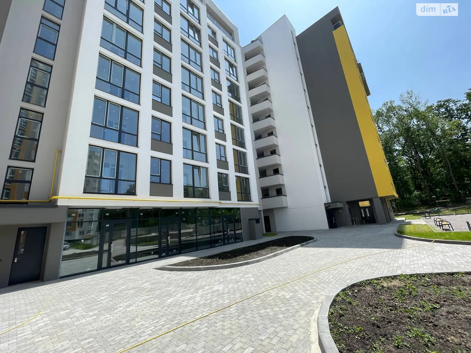 Продается 2-комнатная квартира 75 кв. м в Львове, ул. Величковского, 11 - фото 1