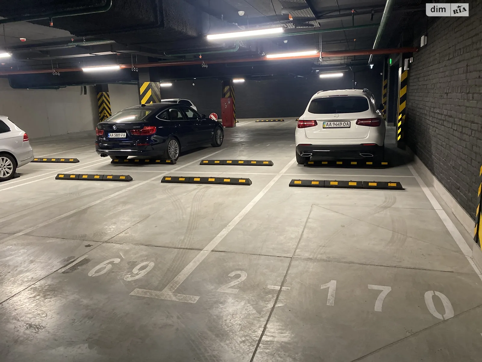 Продается подземный паркинг под легковое авто на 26 кв. м, цена: 84000 $ - фото 1