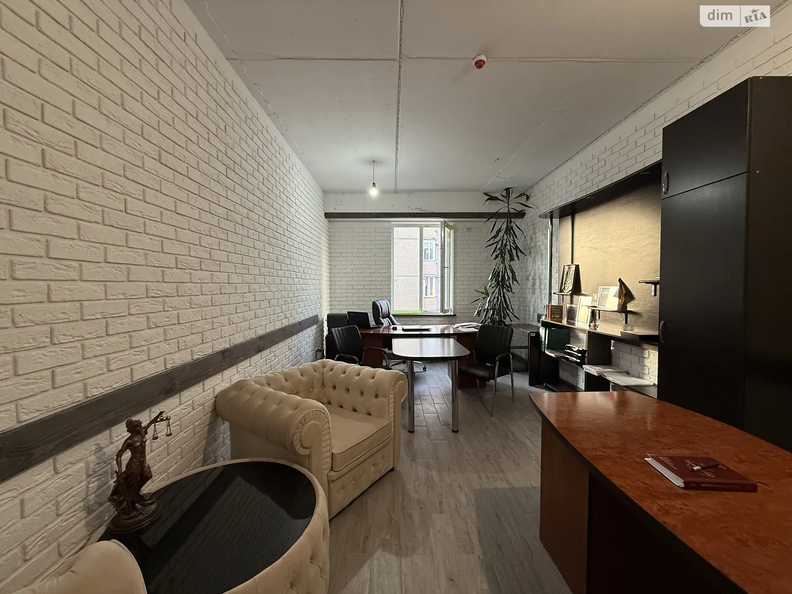 Продається офіс 22.1 кв. м в бізнес-центрі, цена: 26000 $ - фото 1