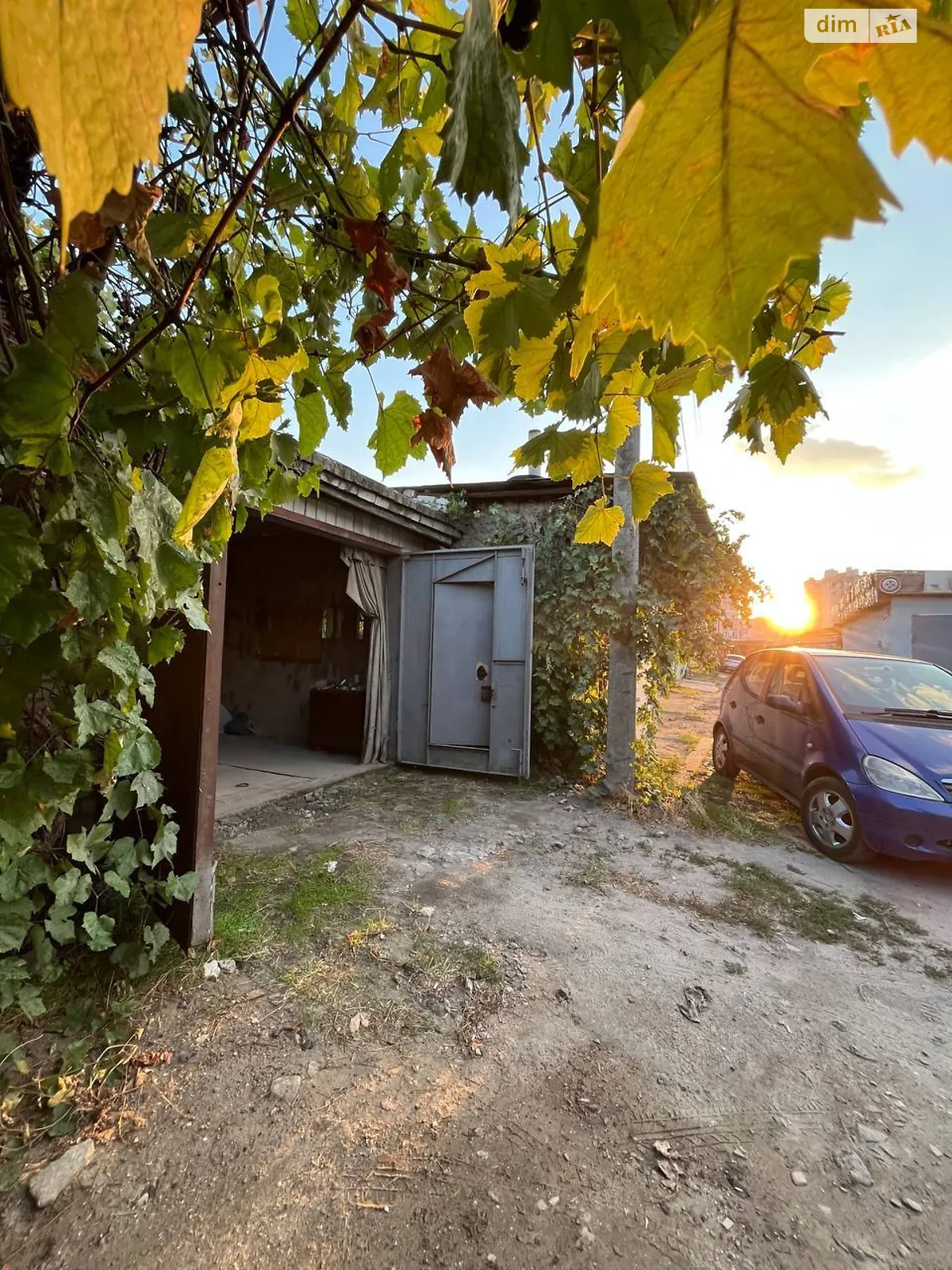Продается место в гаражном кооперативе под бус на 68.4 кв. м, цена: 9500 $ - фото 1