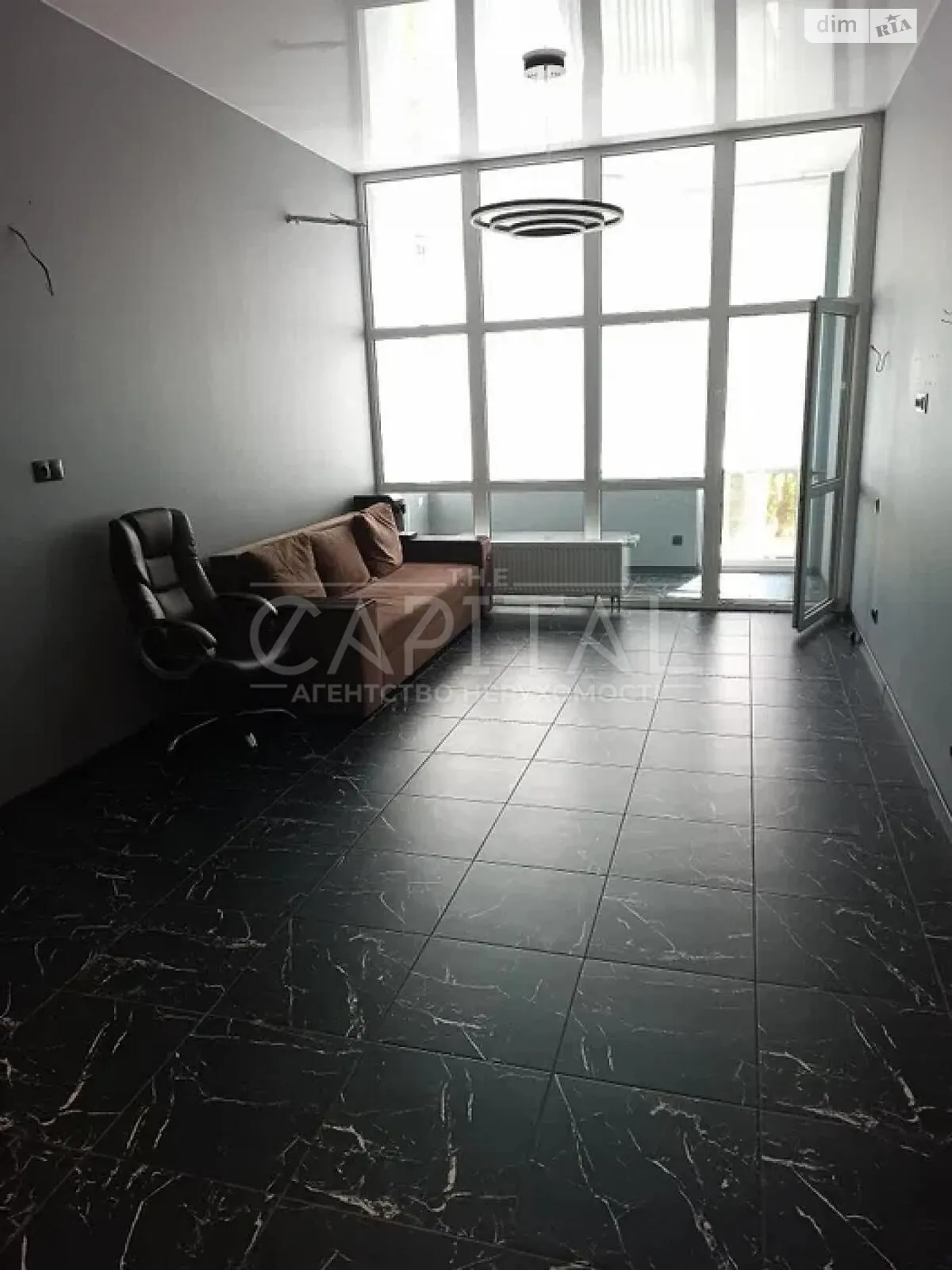 Сдается в аренду офис 92 кв. м в бизнес-центре, цена: 1200 $ - фото 1