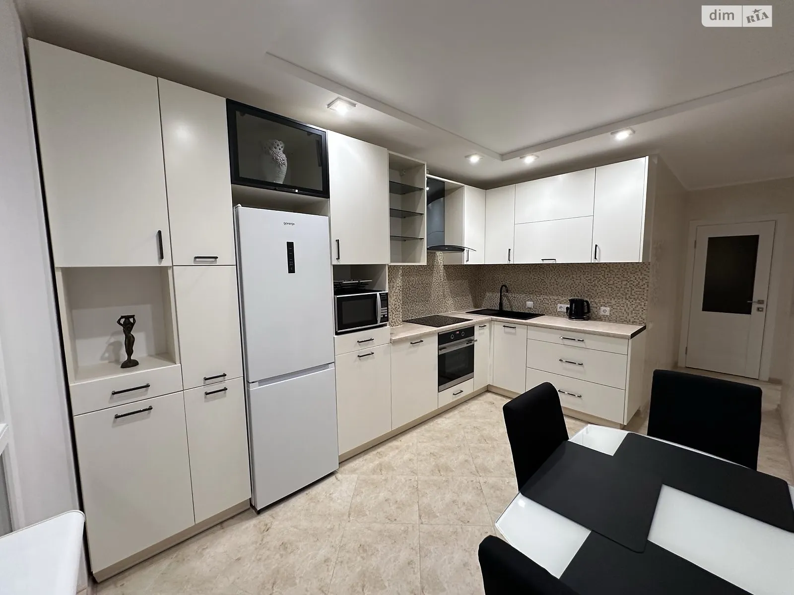 Сдается в аренду 1-комнатная квартира 55 кв. м в Одессе, ул. Владислава Бувалкина(Генерала Бочарова), 44А - фото 1