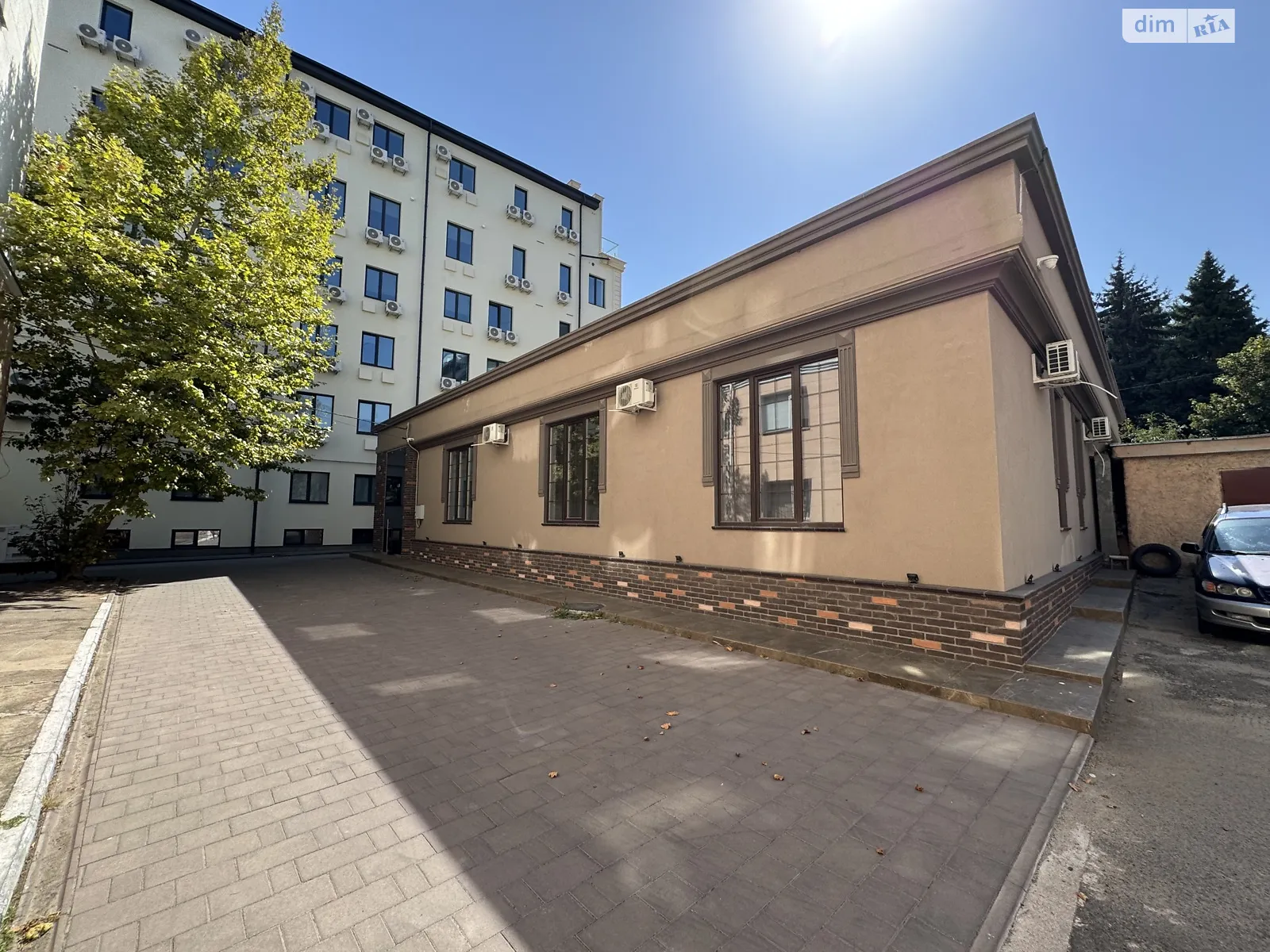 Продается офис 300 кв. м в бизнес-центре, цена: 600000 $ - фото 1