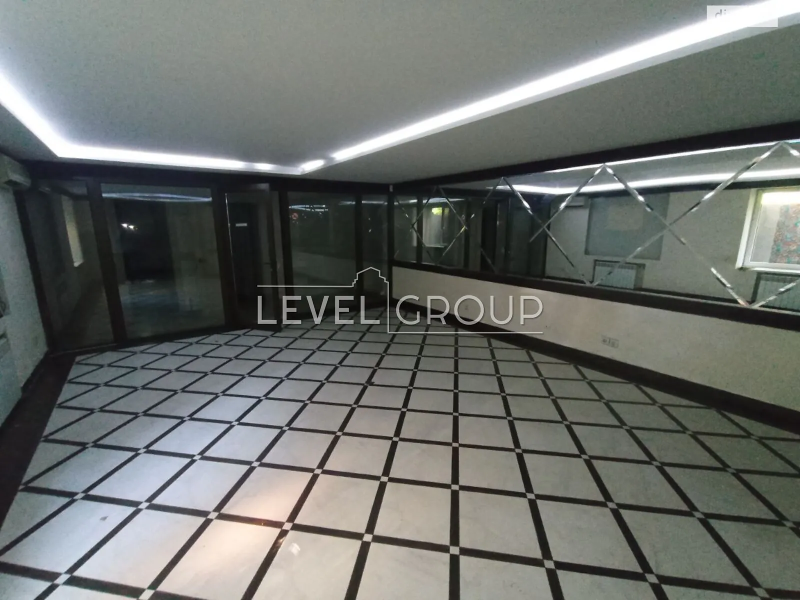 ул. Уманская, 35-37 Первомайский Массив Киев, цена: 360000 $ - фото 1