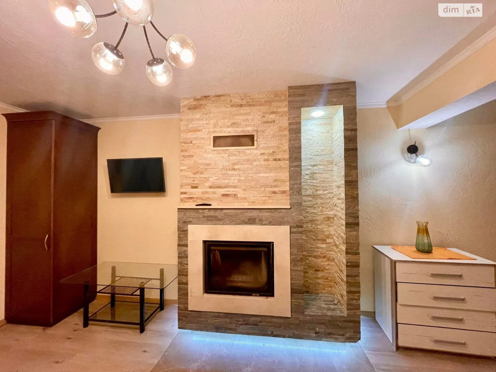 Продается 3-комнатная квартира 72 кв. м в Львове, ул. Лычаковская - фото 1