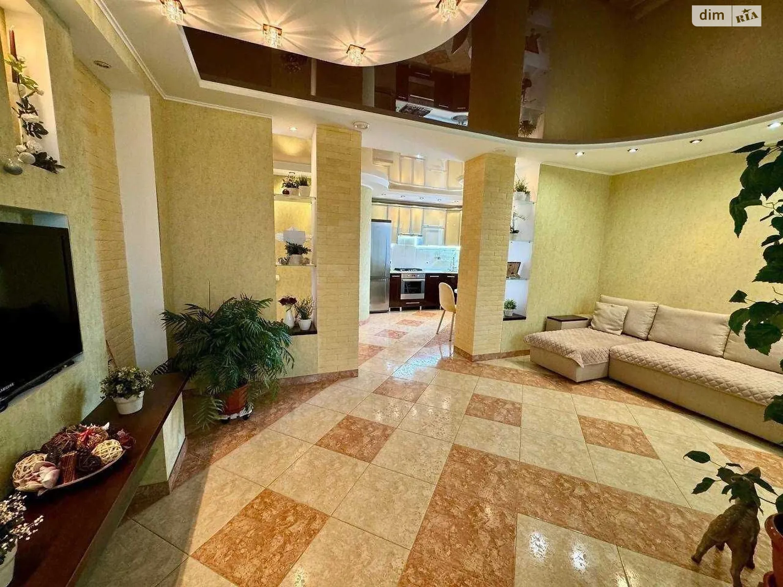 Сдается в аренду дом на 2 этажа 125 кв. м с камином, цена: 1199 $ - фото 1