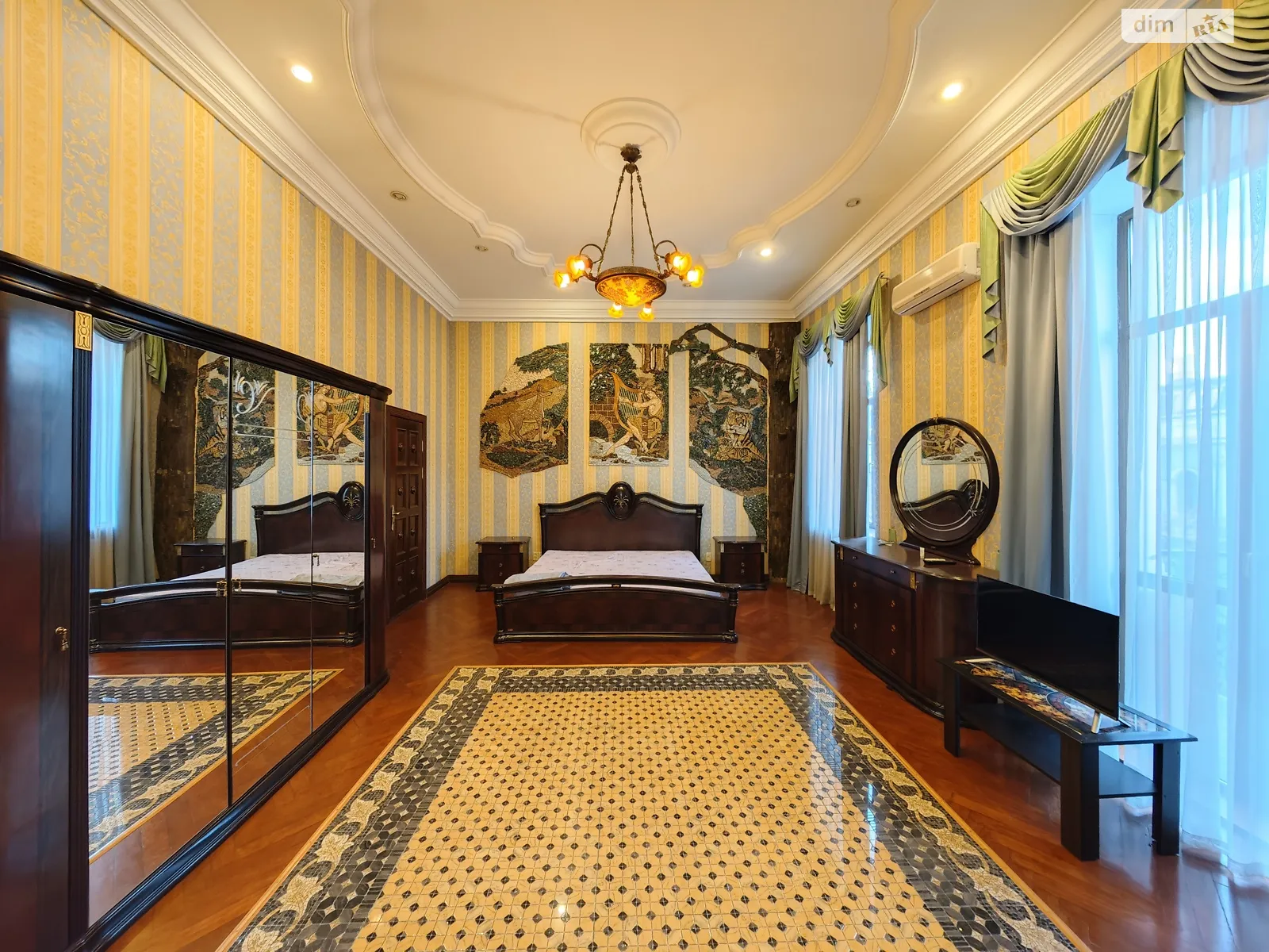 Сдается в аренду 6-комнатная квартира 300 кв. м в Одессе, ул. Дерибасовская, 5 - фото 1