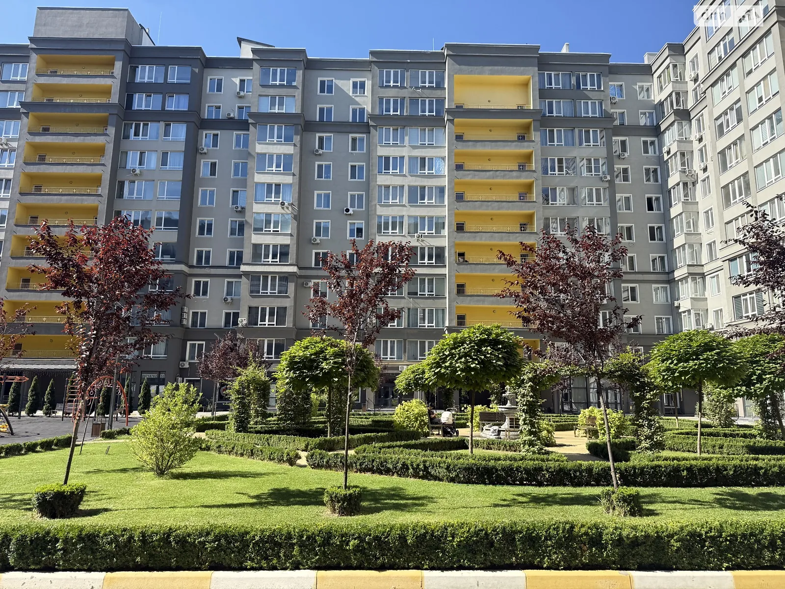 Продается 1-комнатная квартира 42 кв. м в Буче, ул. Ивана Кожедуба, 4Б - фото 1