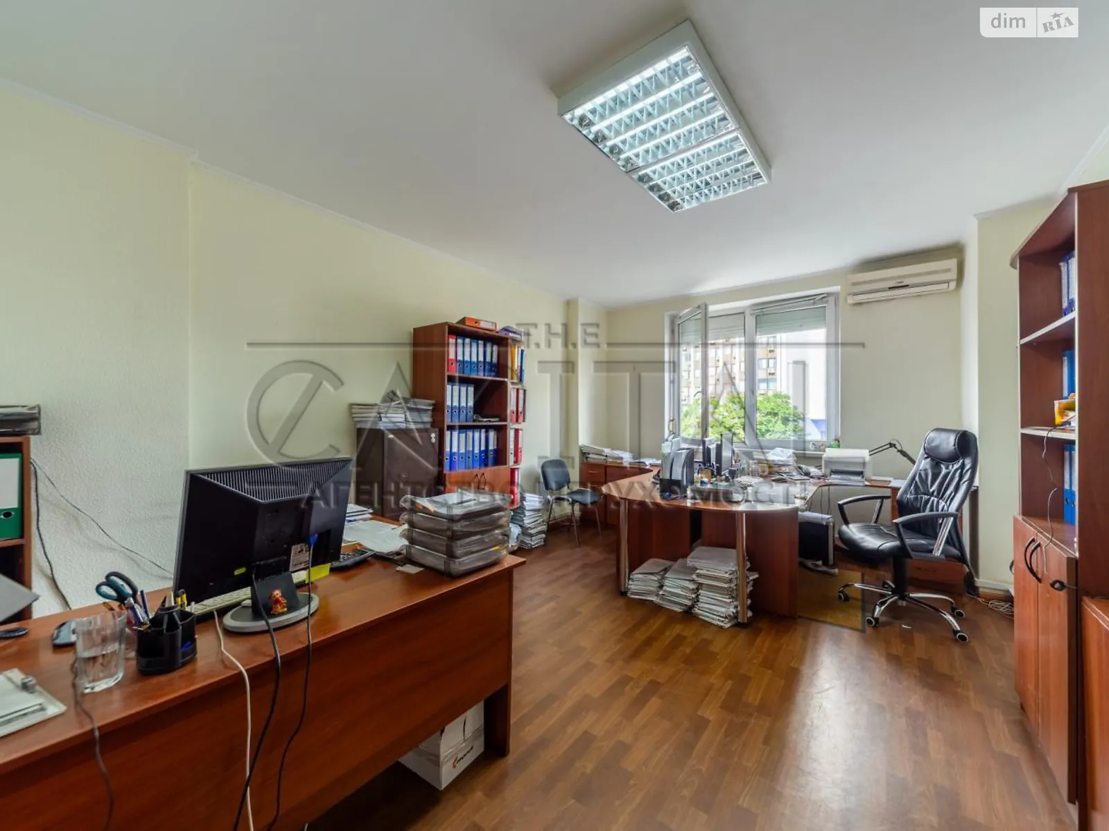 Сдается в аренду офис 167 кв. м в бизнес-центре, цена: 1800 $ - фото 1