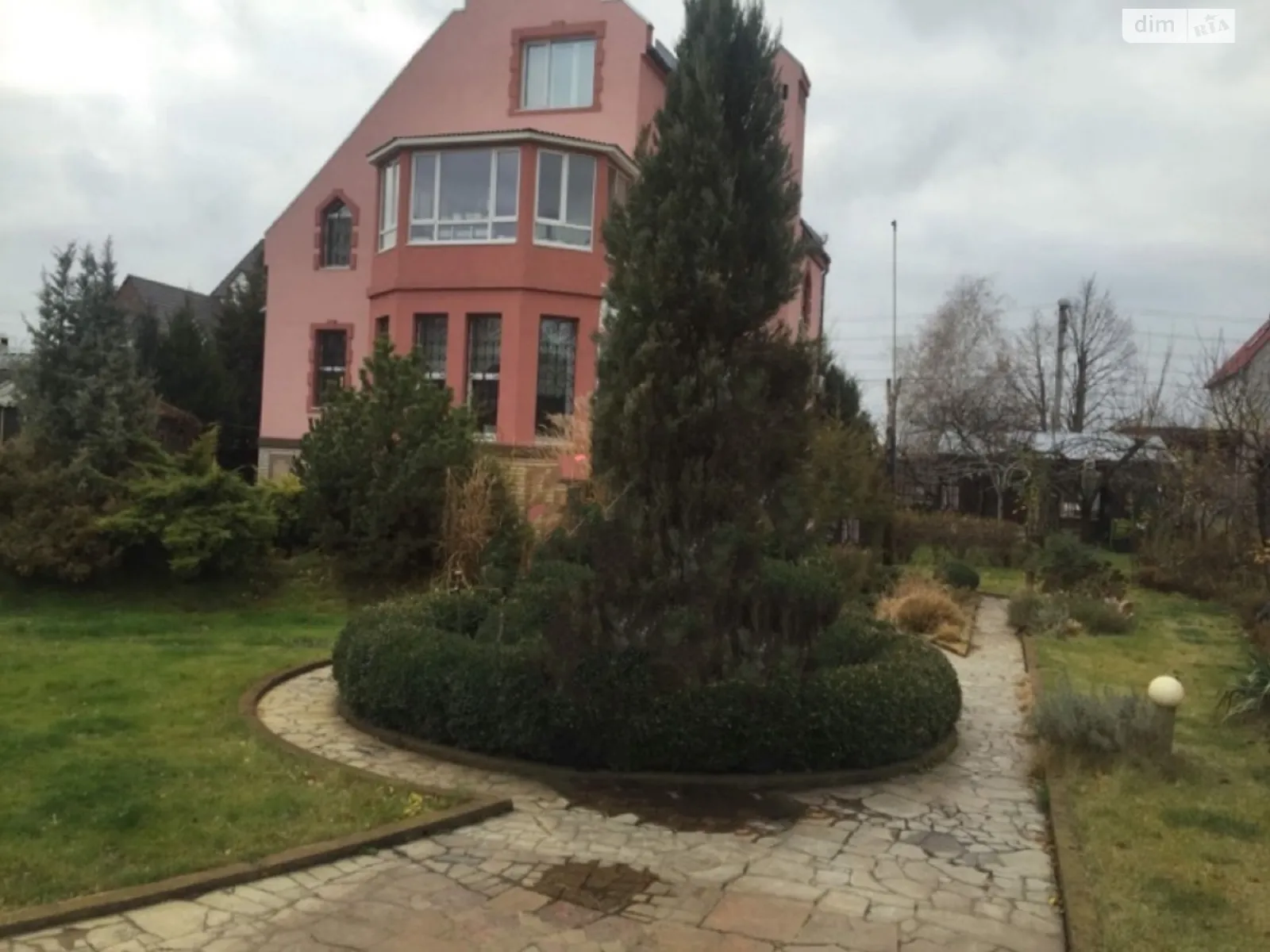 Продается дом на 3 этажа 391 кв. м с мебелью, цена: 145000 $ - фото 1