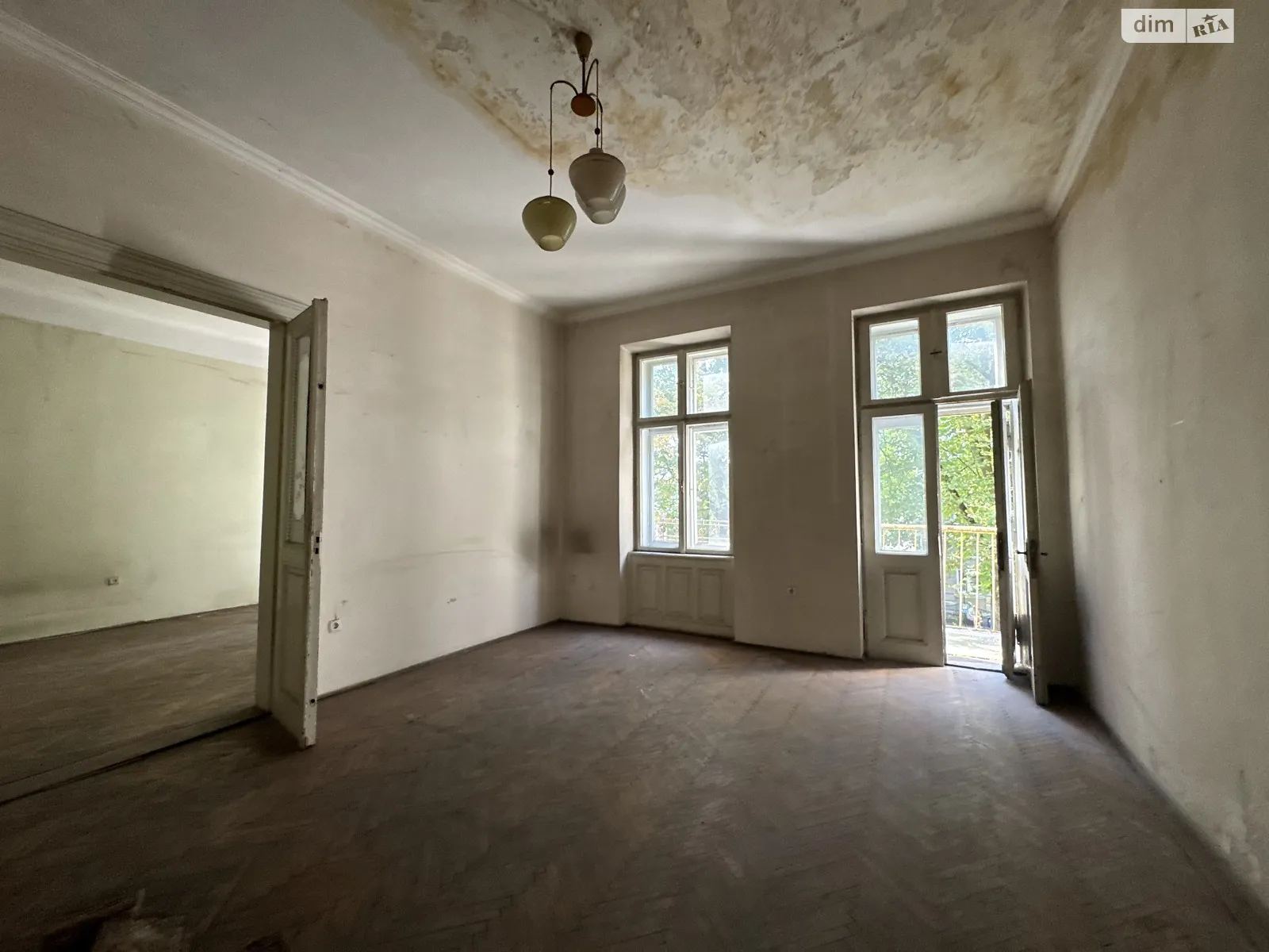 Продается 4-комнатная квартира 93.9 кв. м в Львове, ул. Коновальца Евгения - фото 1