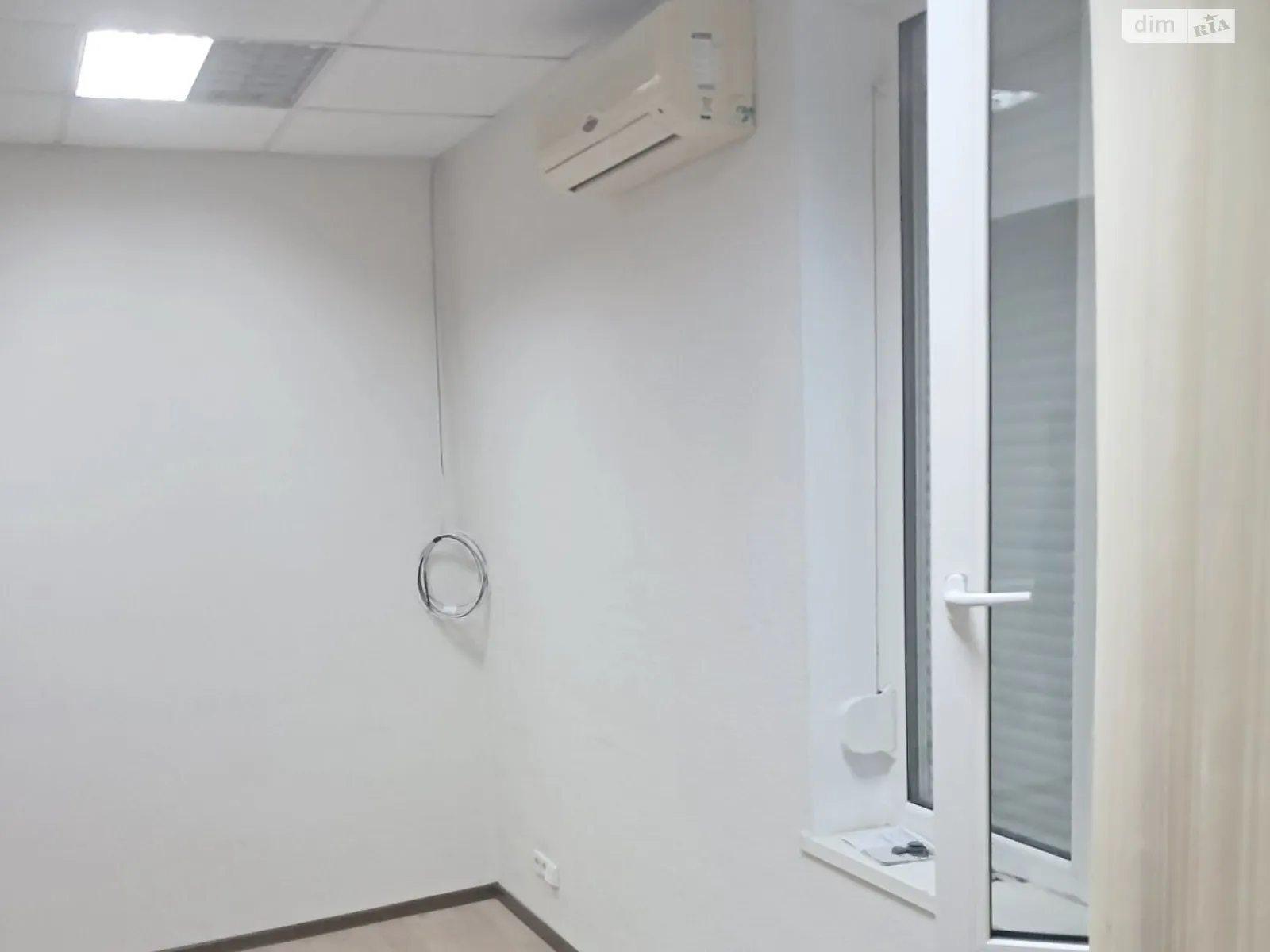 Сдается в аренду помещения свободного назначения 21.6 кв. м в 9-этажном здании, цена: 12300 грн - фото 1