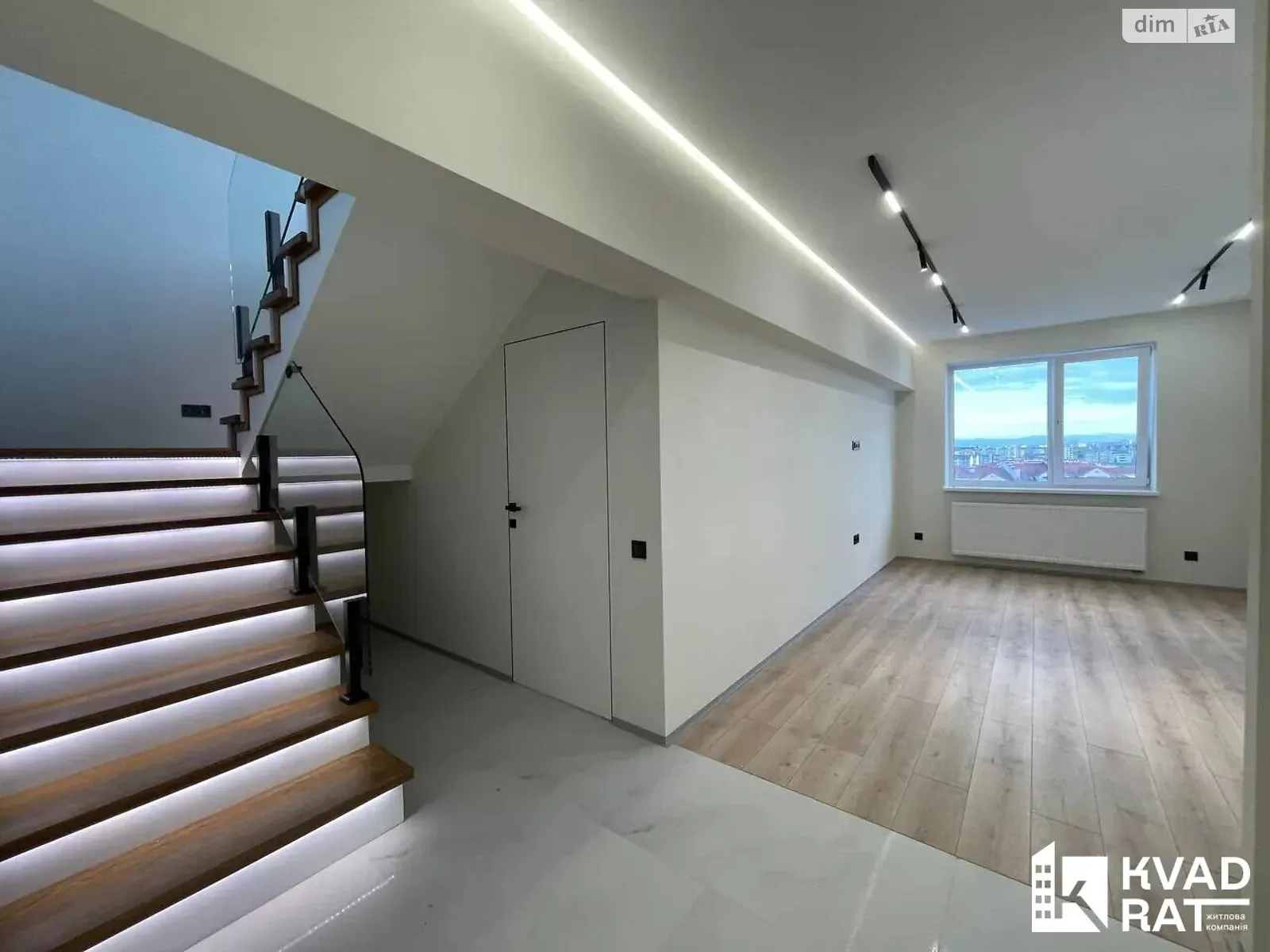 Продается 2-комнатная квартира 116 кв. м в Ивано-Франковске, ул. Княгинин - фото 1